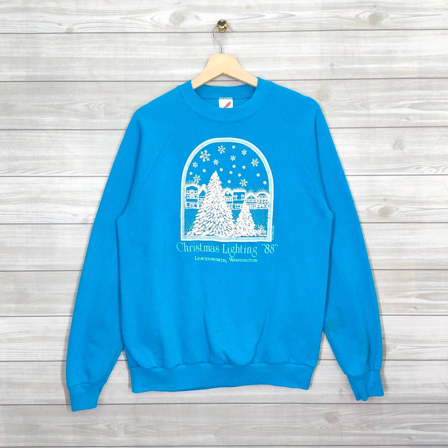 80s Christmas Lighting 1988 Crewneck Sweatshirt Medium Vintage Jerzees Leavenworth Washington Sweater Jumper Pullover Blue Womens Size M Sweatshirt – Everyday Comfort · Perfect For Daily Wear