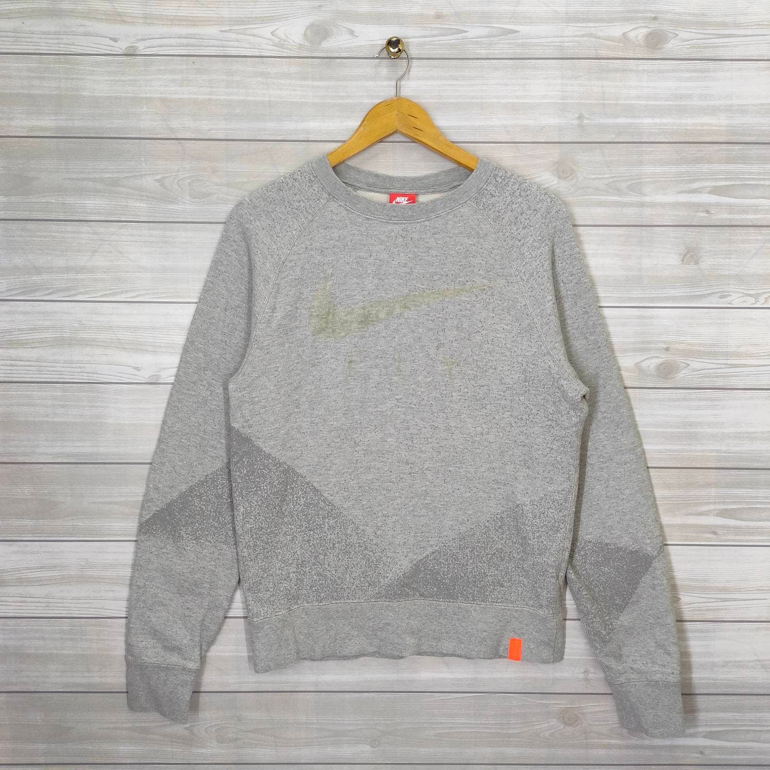 NIKE FLY Sweatshirt Raglan Small Vintage 90s Nike Swoosh Crewneck Jumper Pullover Nike Training Jogger Gray Size S Sweatshirt – Feel-Good Design · Trending Graphic Apparel