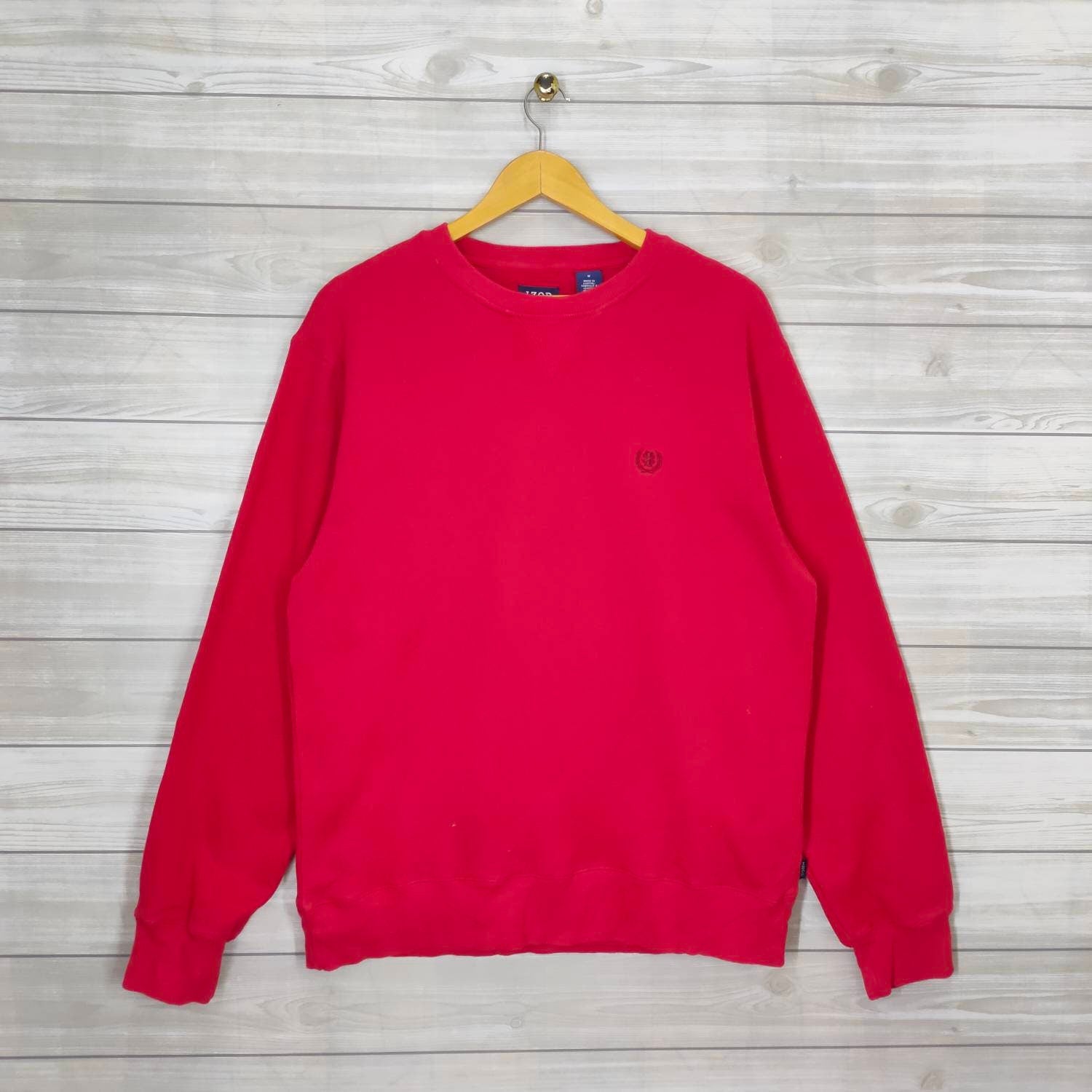 Izod Crewneck Medium Vintage Izod Sweatshirt Jumper Pullover Crewneck Plain Red Size Medium Sweatshirt – Aesthetic Look · Must-Have Style