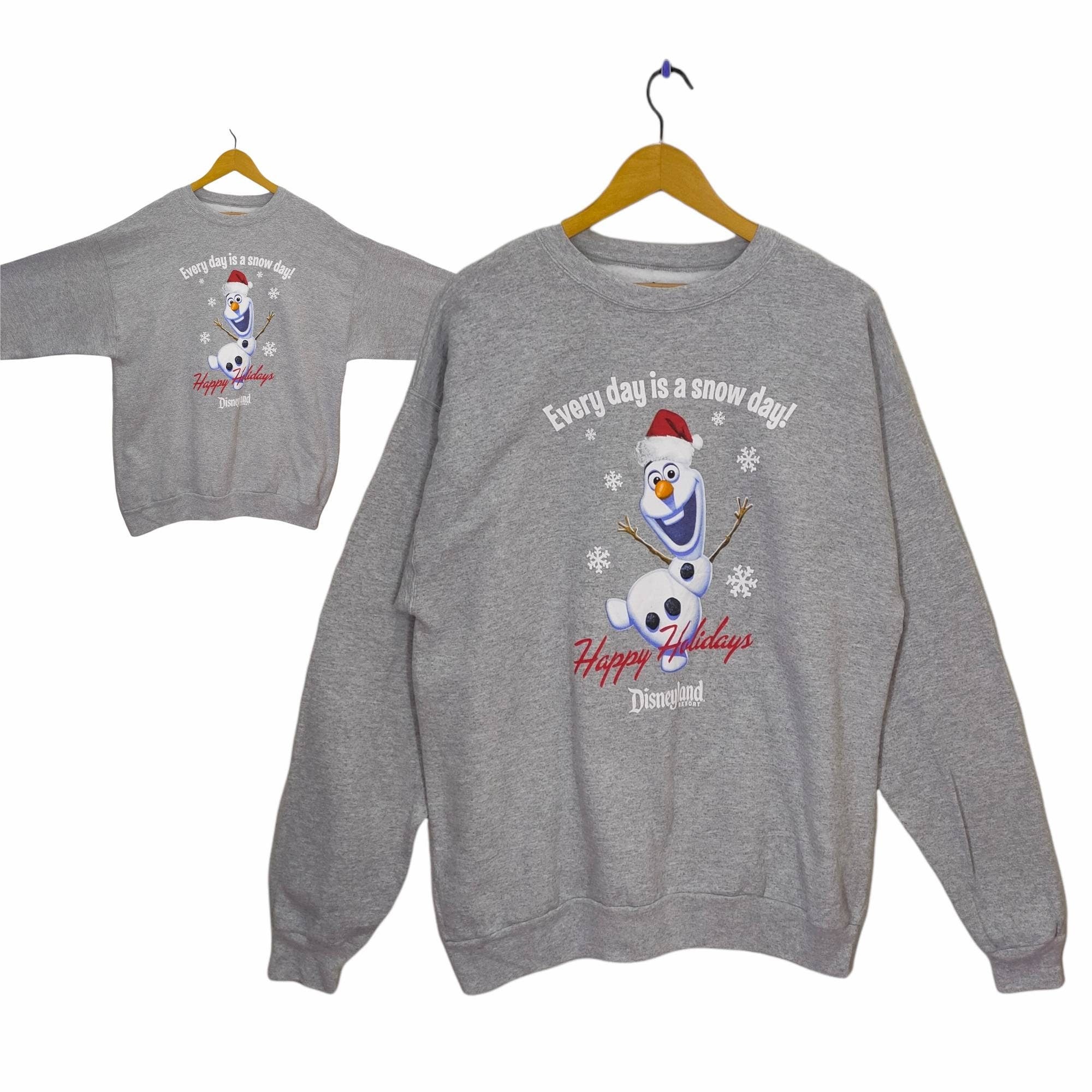 Y2K Disneyland Sweatshirt Crewneck Large Vintage Happy Holiday Sweater Jumper Christmas Graphics Pullover Baggy Gray Size L Sweatshirt – Warm & Stylish · Perfect For Daily Wear
