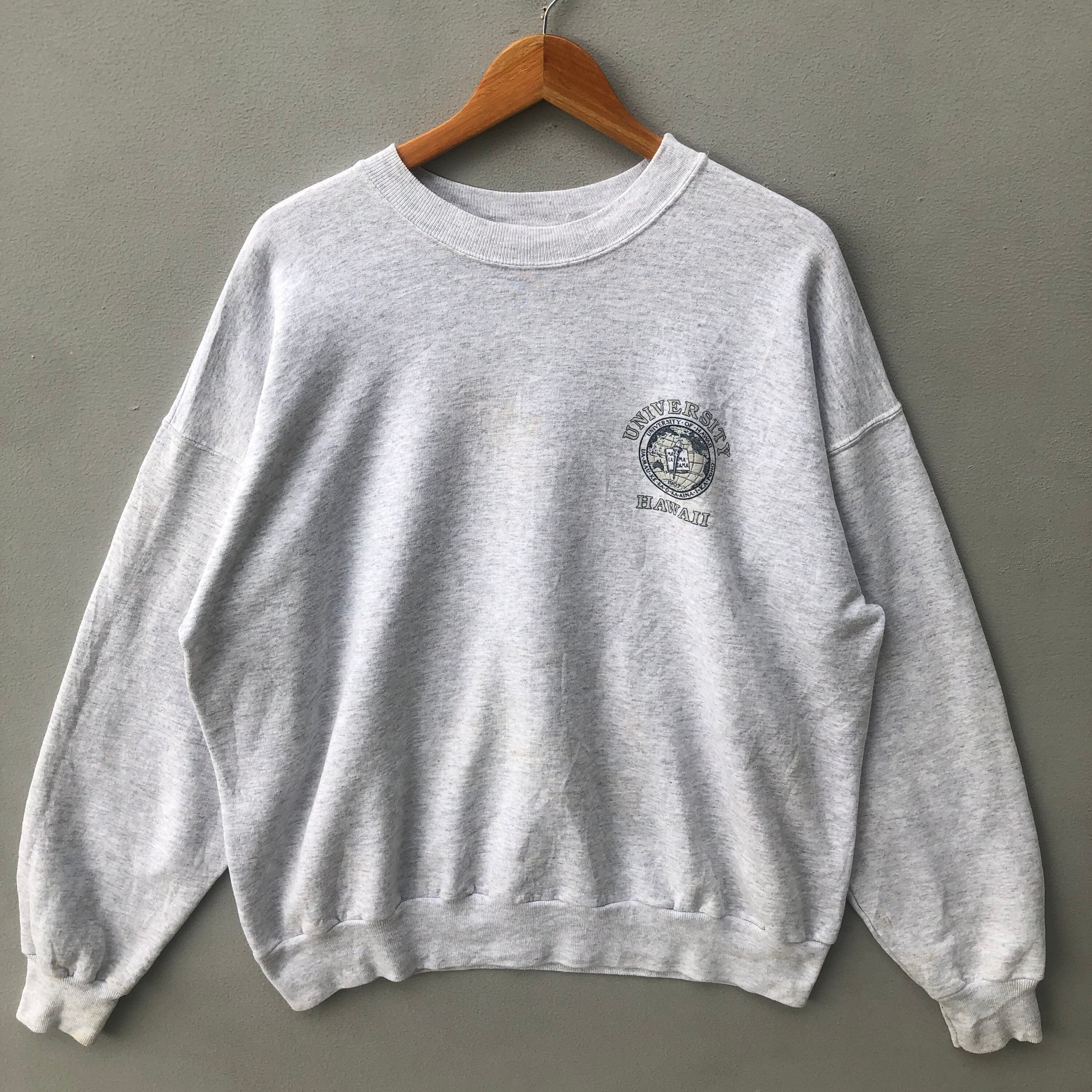 Vintage 90s Hanes Tag University Texas Big BackPrint Logo Sweatshirt Baggie Crewneck Pullover Sweater Universiy Hawaii Colour Grey Size X L Sweatshirt – Premium Graphic · High-Quality Print