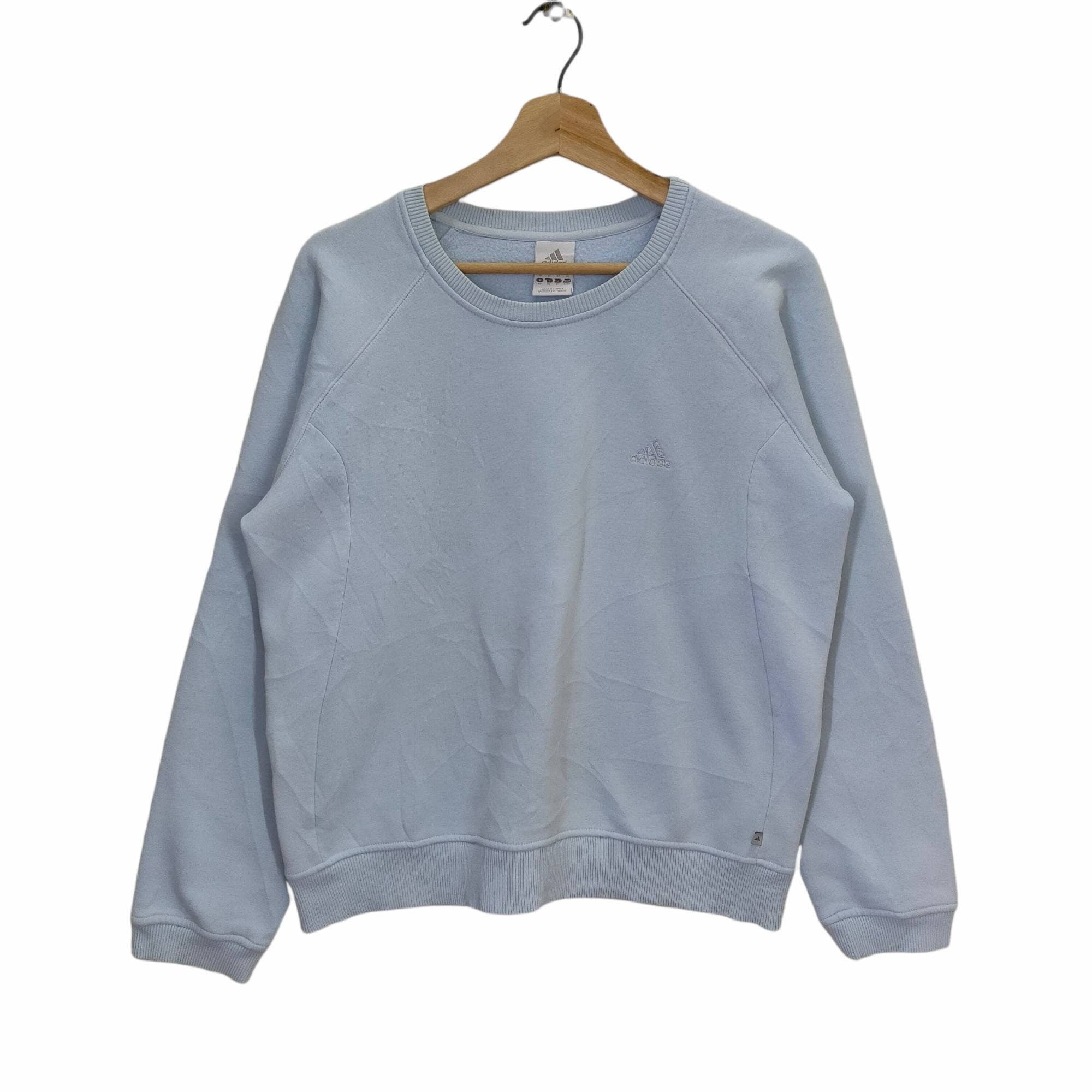 Y2K Adidas Crewneck Sweatshirt Raglan Medium Vintage Adidas Embroidery Sweater Jumper Pullover Soft Blue Size M Sweatshirt – Feel-Good Design · Must-Have Style