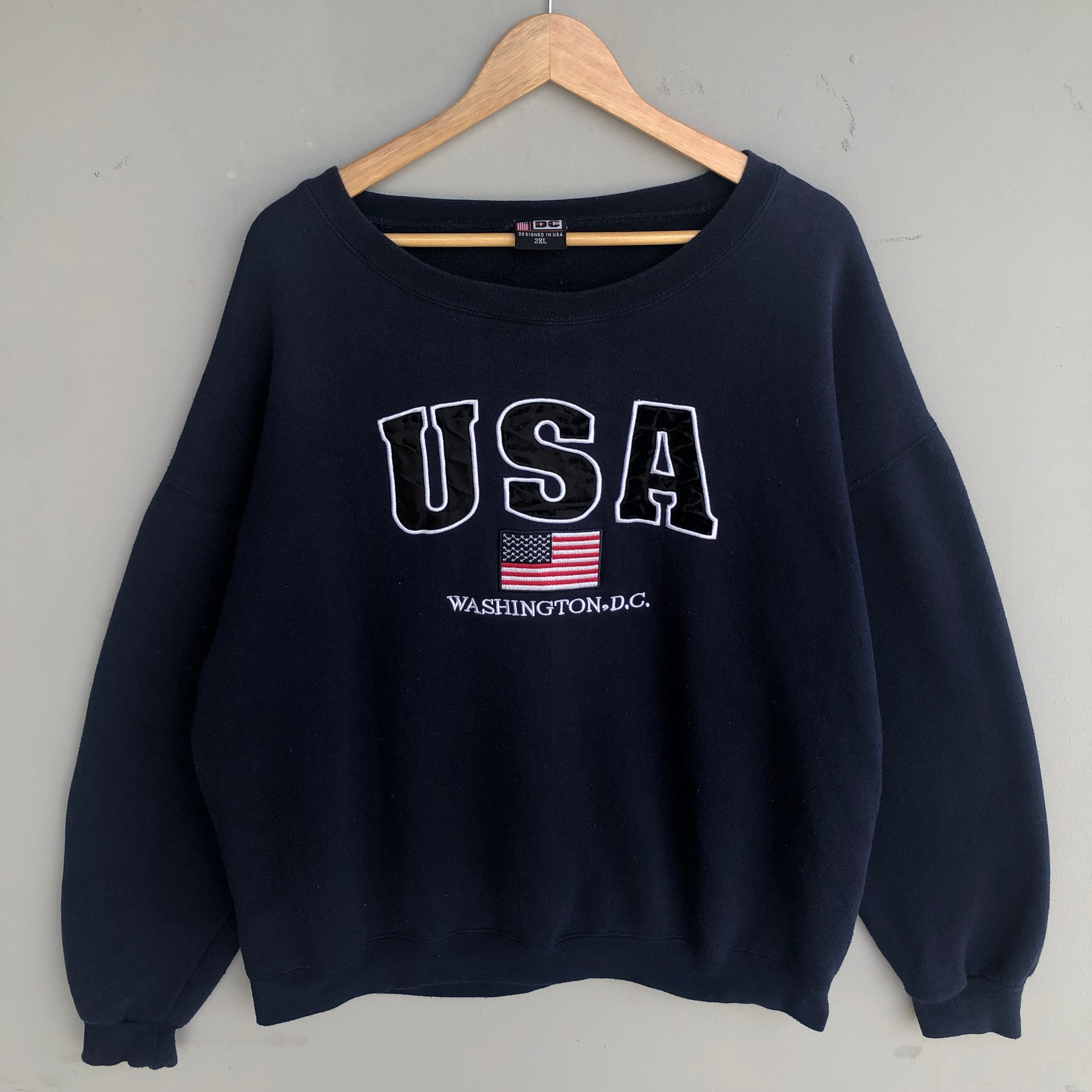Vintage Y2K DC Tag USA Washington DC Spellout Big Logo Embroidered Sweatshirt Baggie Crewneck Washington Colour Blue Navy Size 2Xlarge Sweatshirt – Cozy Vibes · Must-Have Style