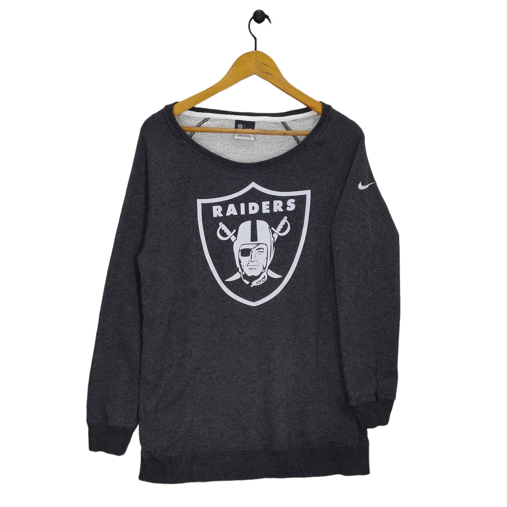 Y2K Nike Oakland Raiders Raglan Sweatshirt Small Vintage NFL Los Angeles Raiders Sweater Jumper Pullover Black Size S Sweatshirt – Warm & Stylish · Top Pick For Any Outfit