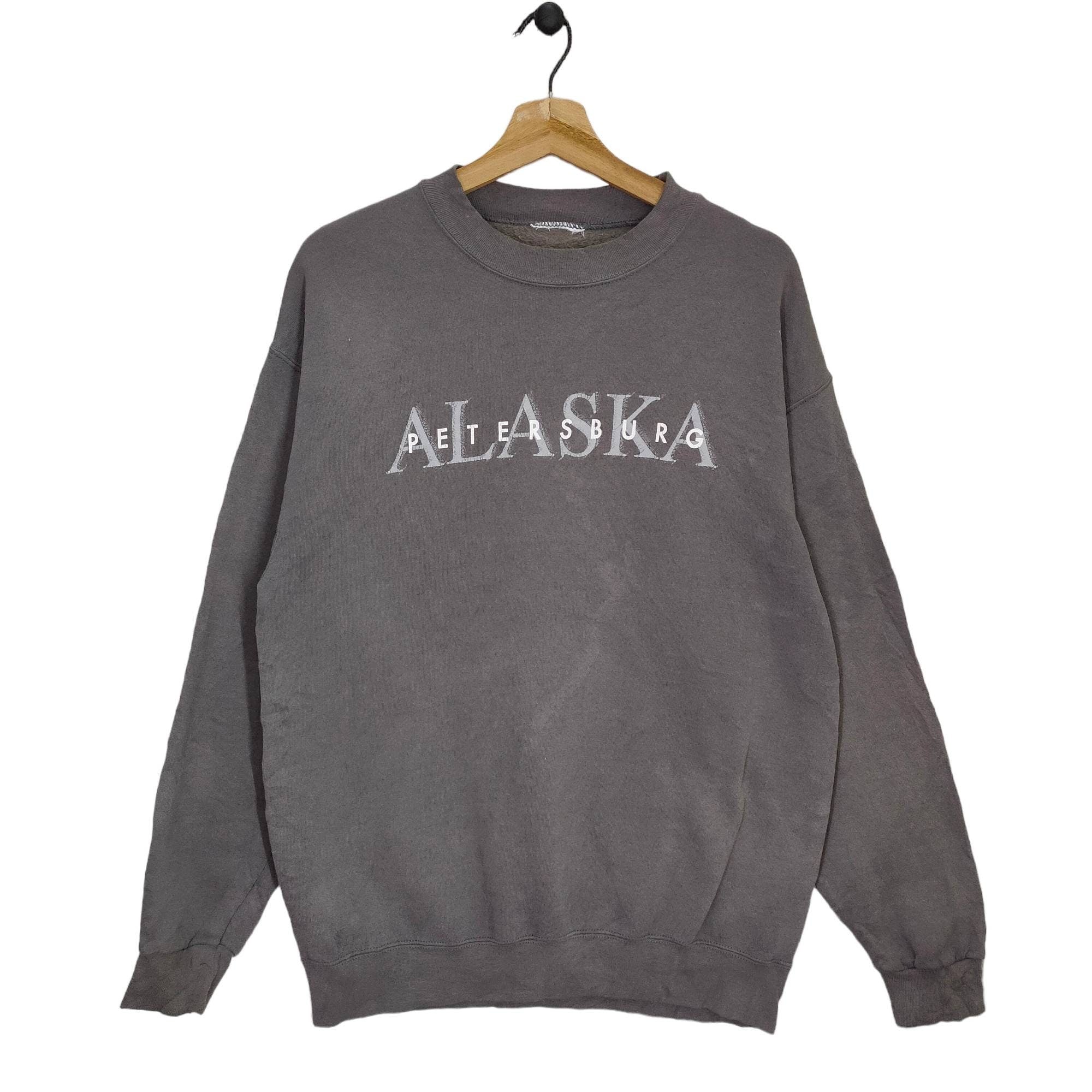 Petersburg Alaska Crewneck Sweatshirt Medium Vintage Alaska Sweater Jumper Pullover Size M Sweatshirt – Cozy Vibes · Must-Have Style