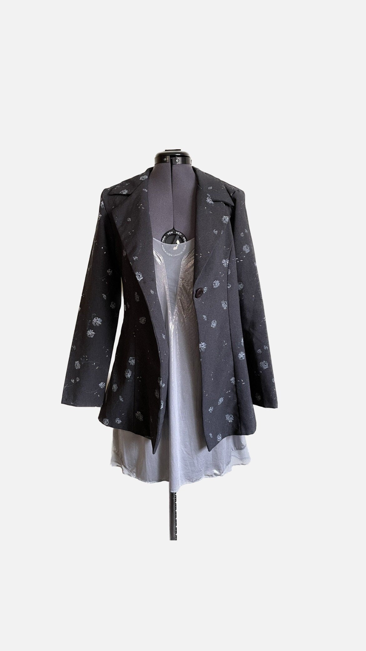 Vintage 90s Floral Dark Gray Blazer Medium Graphic Tee – Feel-Good Design · Trending Graphic Apparel