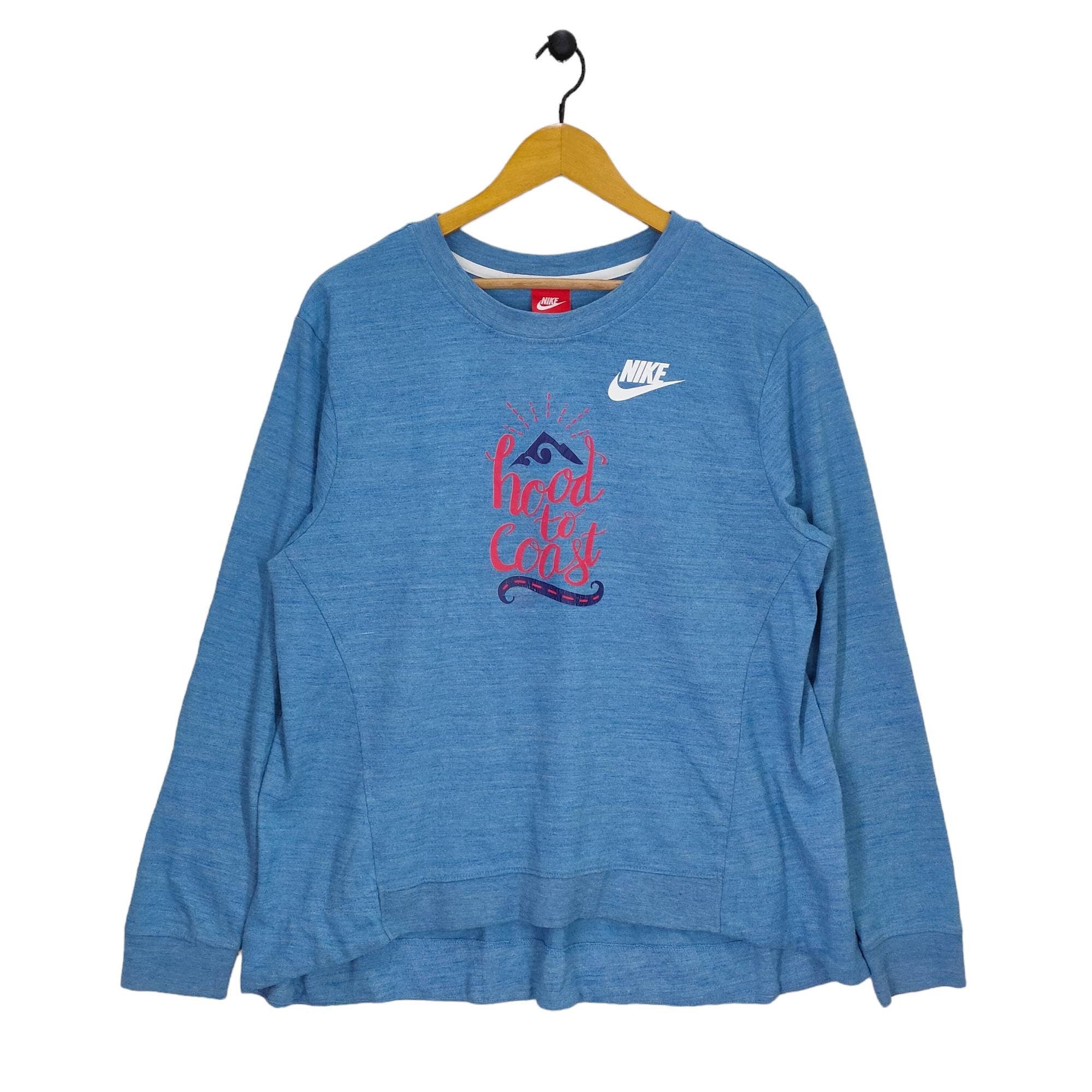 Nike Long Sleeve Shirt Large Graphic Tee – Warm & Stylish · High-Quality Print