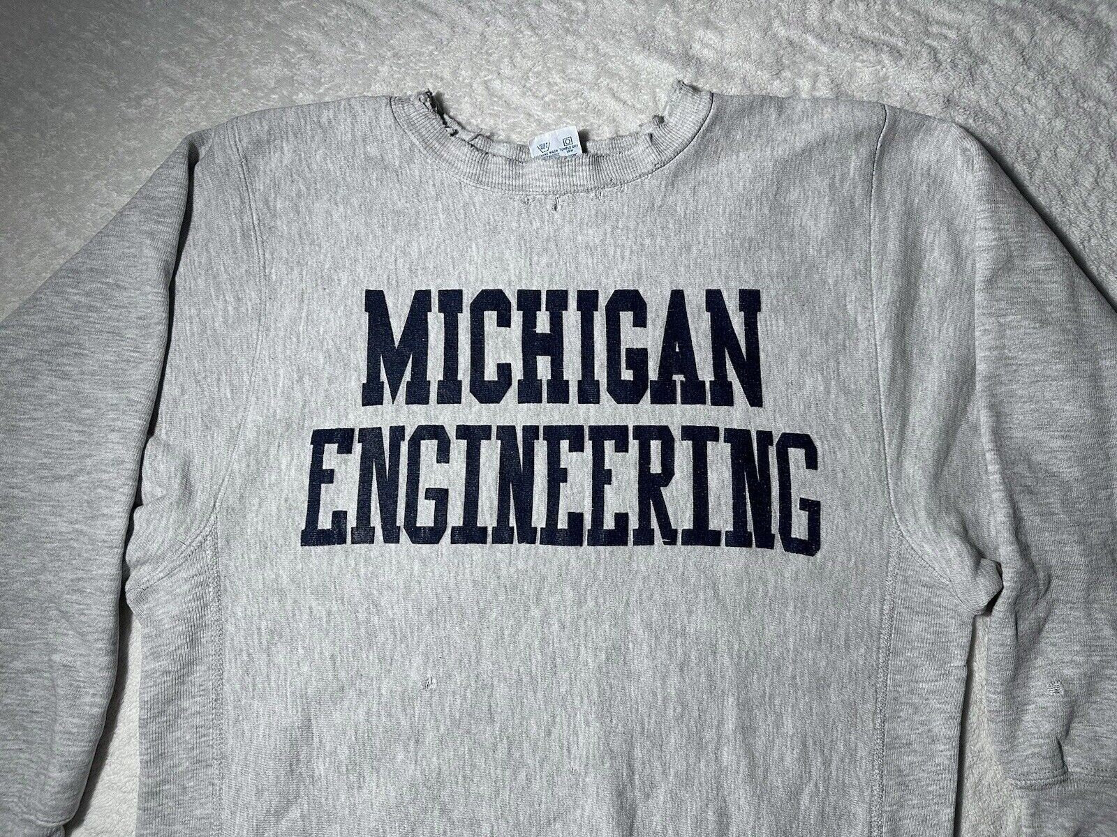 Vintage 1990s 90s Michigan Engineering Champion Reverse Weave Crewneck Grey M Graphic Tee – Aesthetic Look · Great Gift For Fans