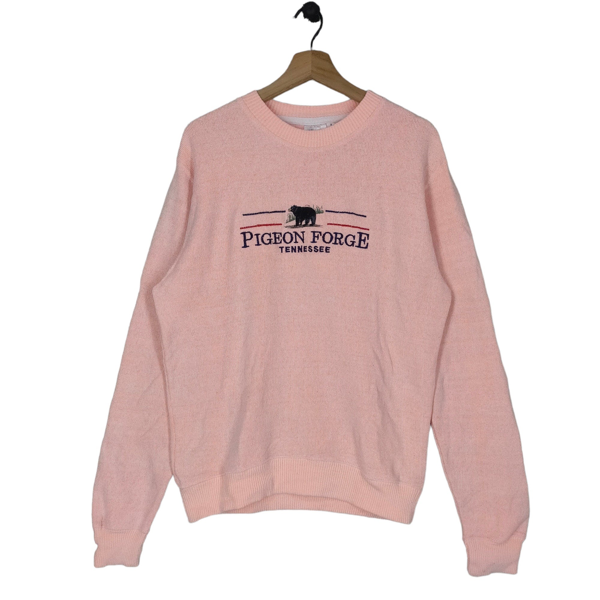 Pigeon Forge Sweater Large Y2K Tennessee Souvenir Sweater Jumper Grizzly Bear Crewneck Size L Graphic Tee – Bold Style · Perfect For Daily Wear