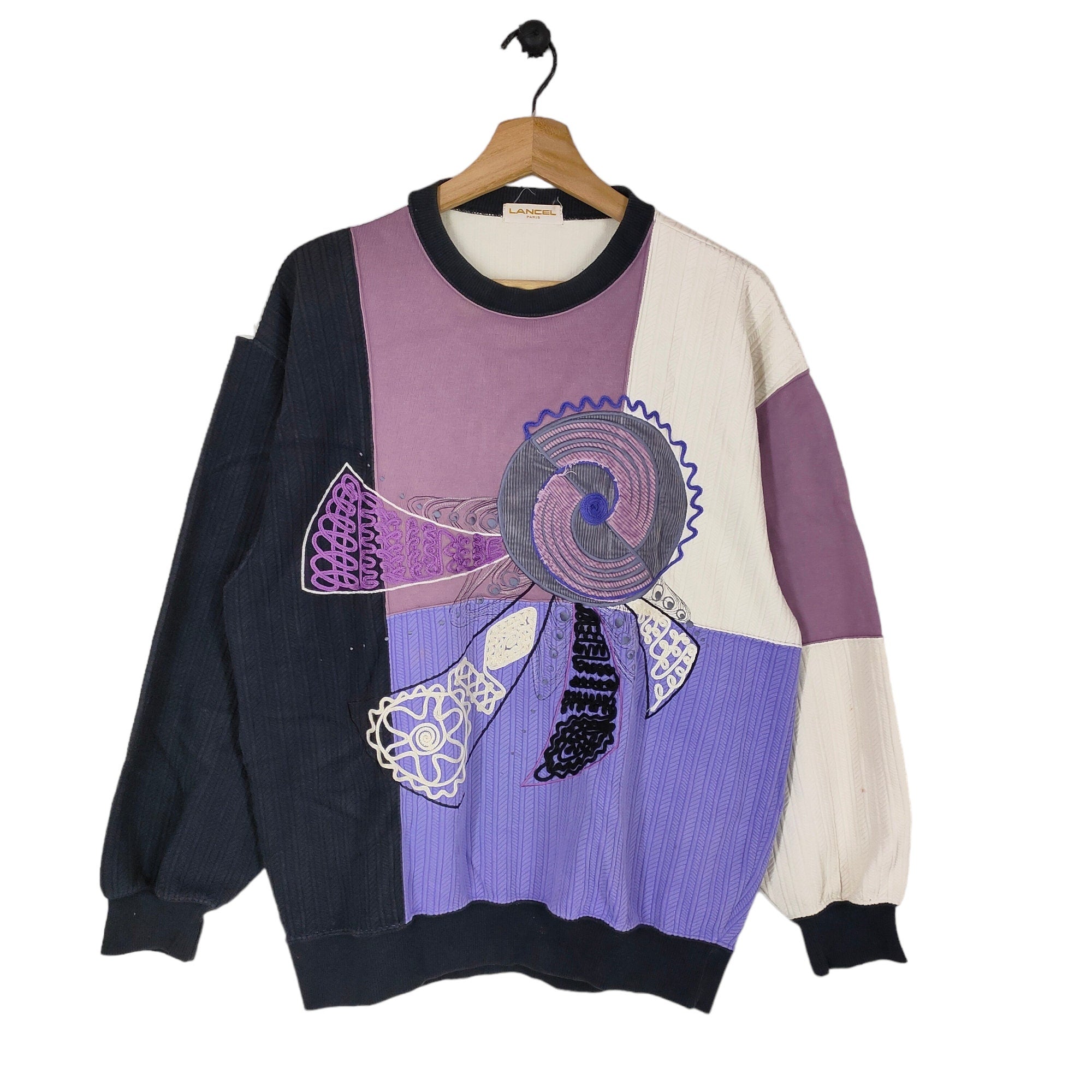 90s Embroidery Geometric Colorblock Sweatshirt Vintage Lancer Paris Sweater Jumper Crewneck Lilac Purple Black Size Sweatshirt – Bold Style · High-Quality Print