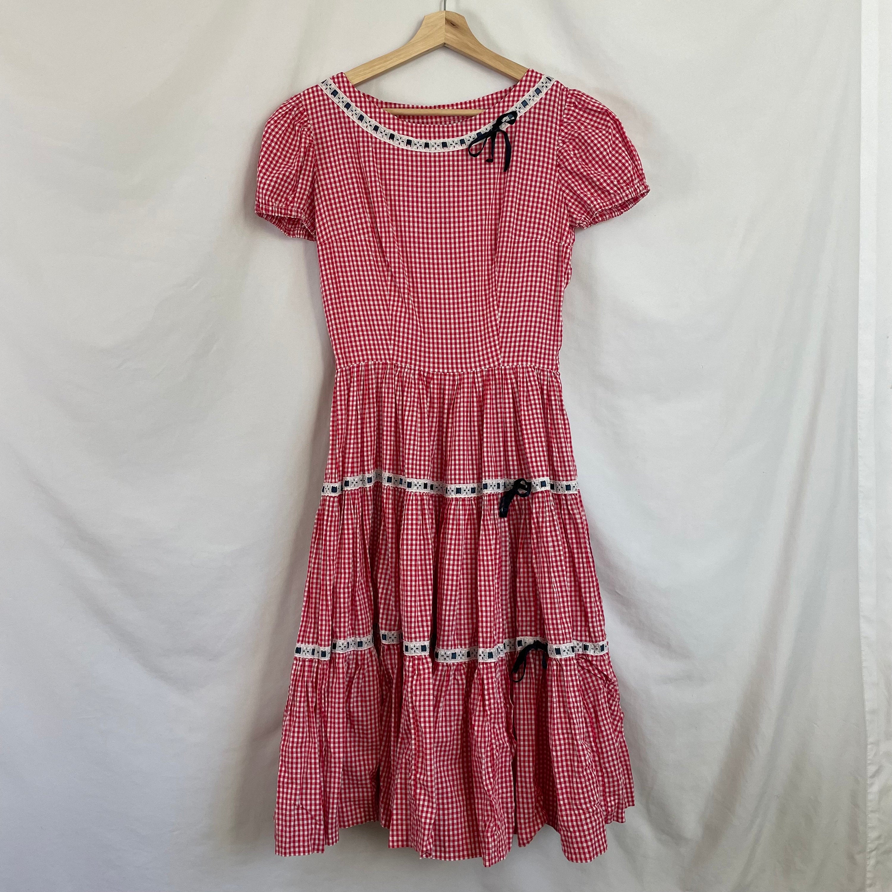 Vintage Handmade 1950s Red Gingham Puff Sleeve Tiered Midi Maxi Dress Bow Detail True Vintage Graphic Tee – Warm & Stylish · Must-Have Style