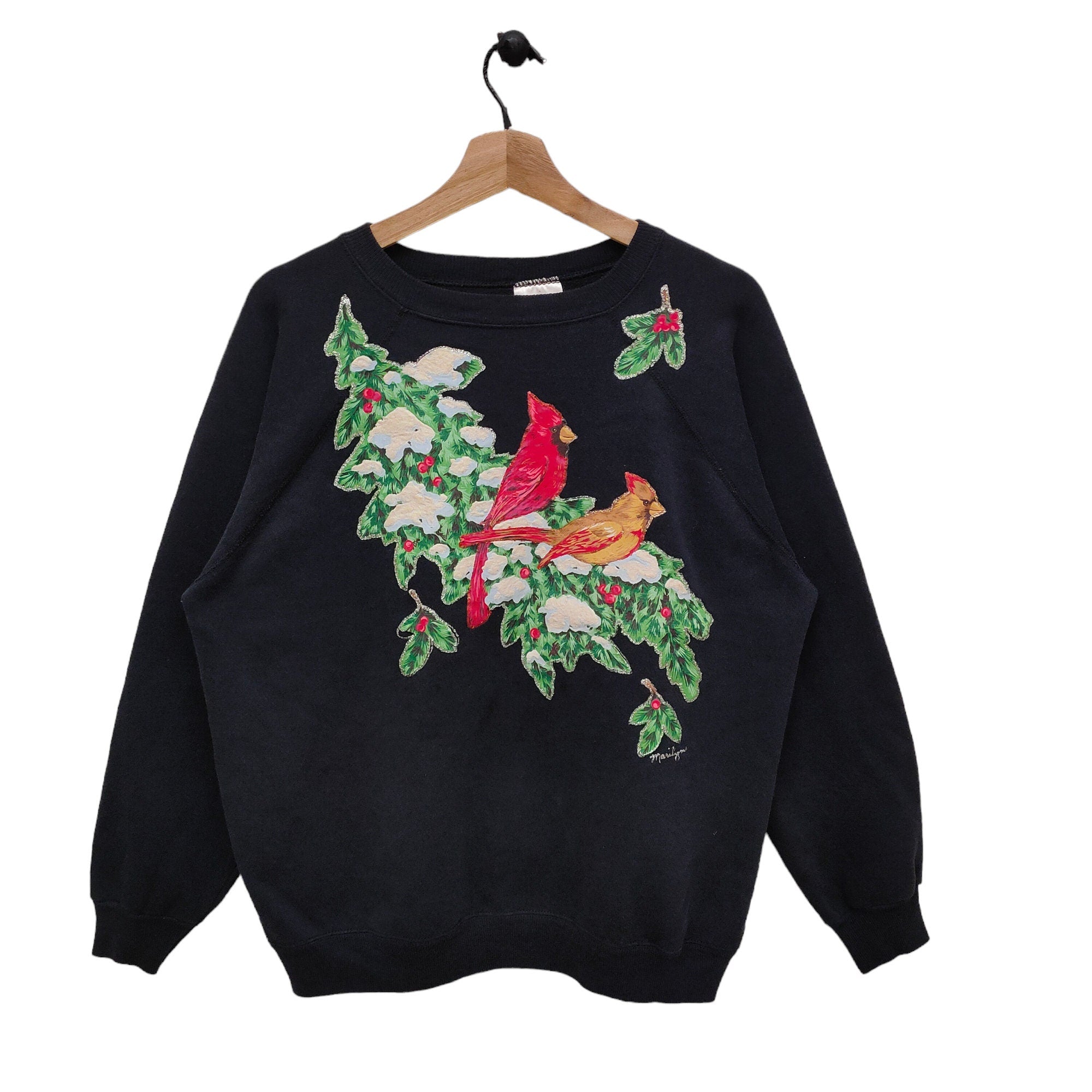 80s Hanes Raglan Sweatshirt Large Vintage Cardinal Bird Sweater Jumper Pullover Animal Graphics Christmas Size L Sweatshirt – Warm & Stylish · Great Gift For Fans