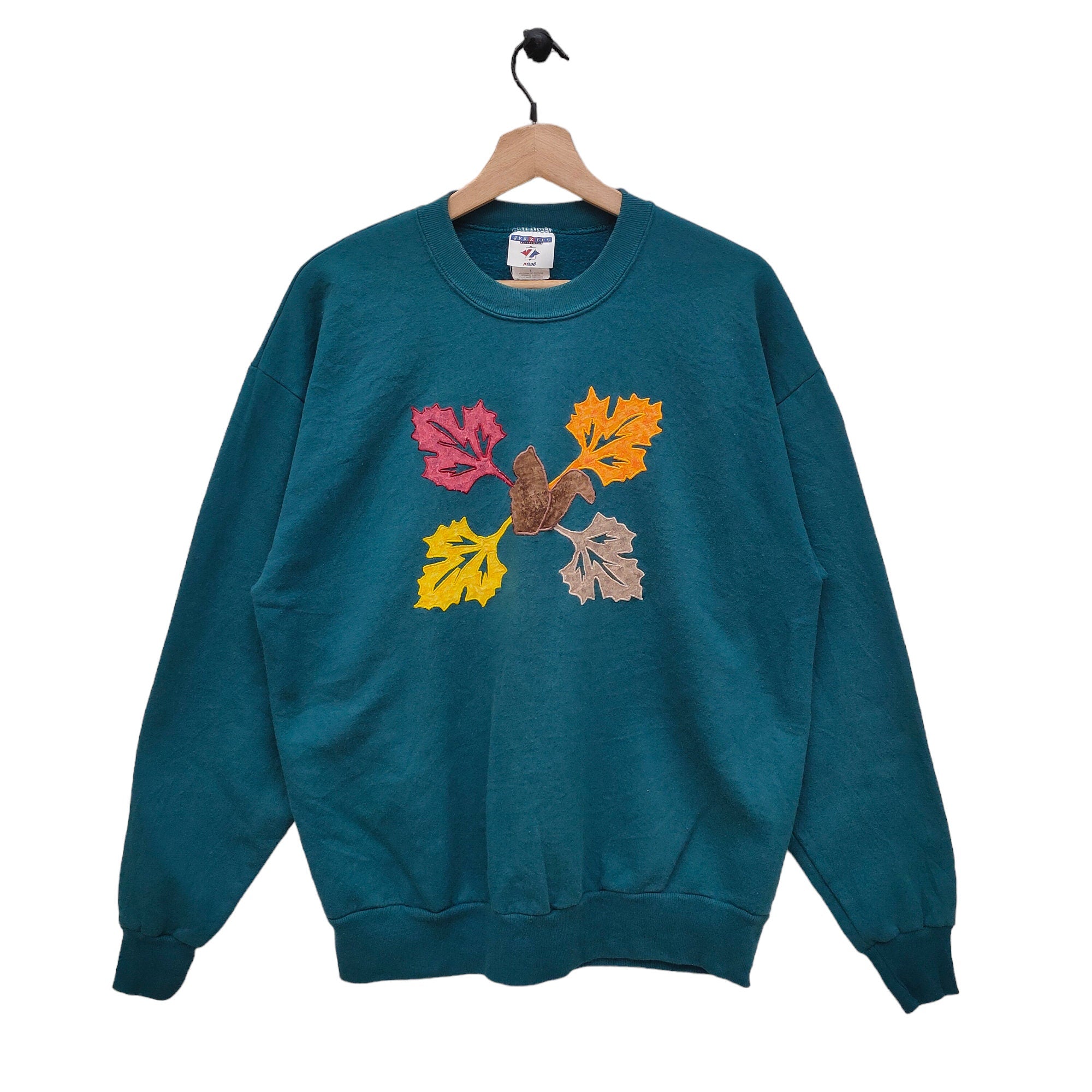 90s Embroidery Maple Leaf Sweatshirt Large Vintage Jerzees Squirrel Sweater Autumn Animal Graphic Jumper Crewneck Green Size L Sweatshirt – Feel-Good Design · Perfect For Daily Wear