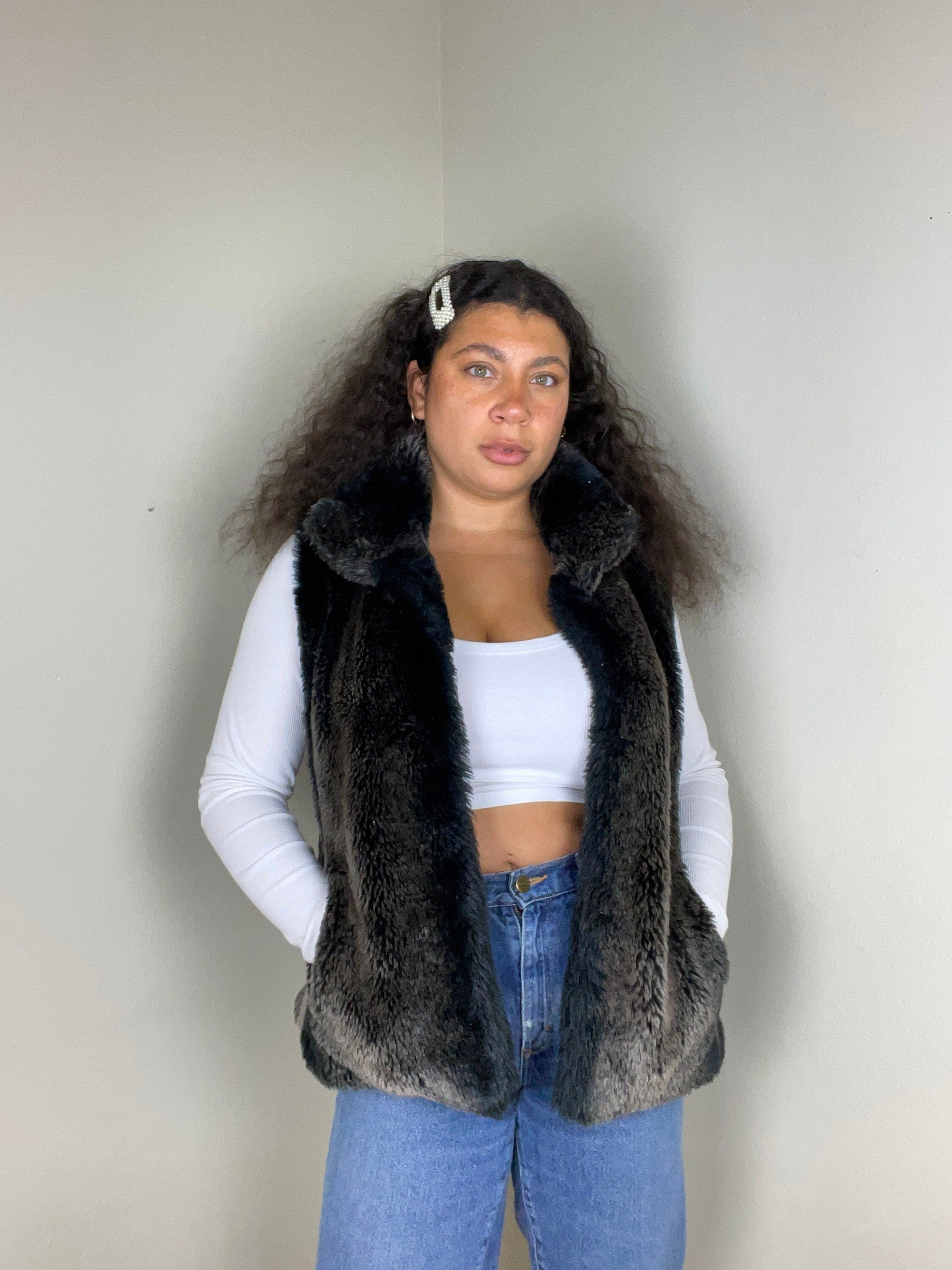 Vintage 90s Faux Fur Vest Graphic Tee – Everyday Comfort · High-Quality Print