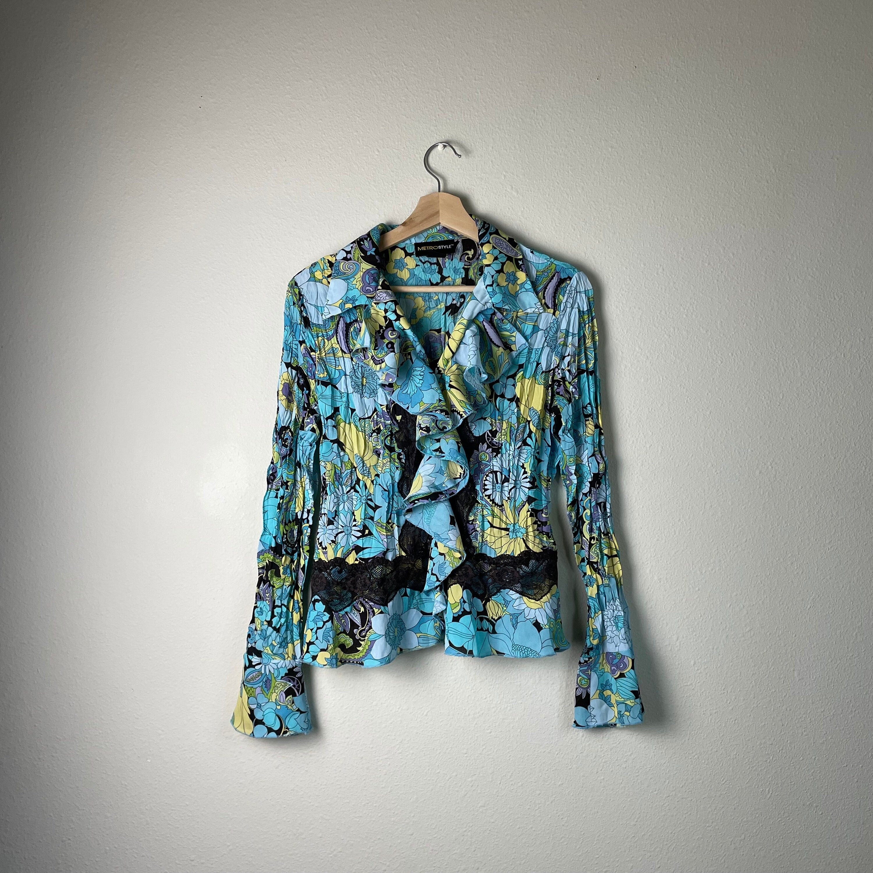 Y2K vintage 2000s plisse textured floral ruffle bell sleeve top size s m Graphic Tee – Cozy Vibes · Trending Graphic Apparel