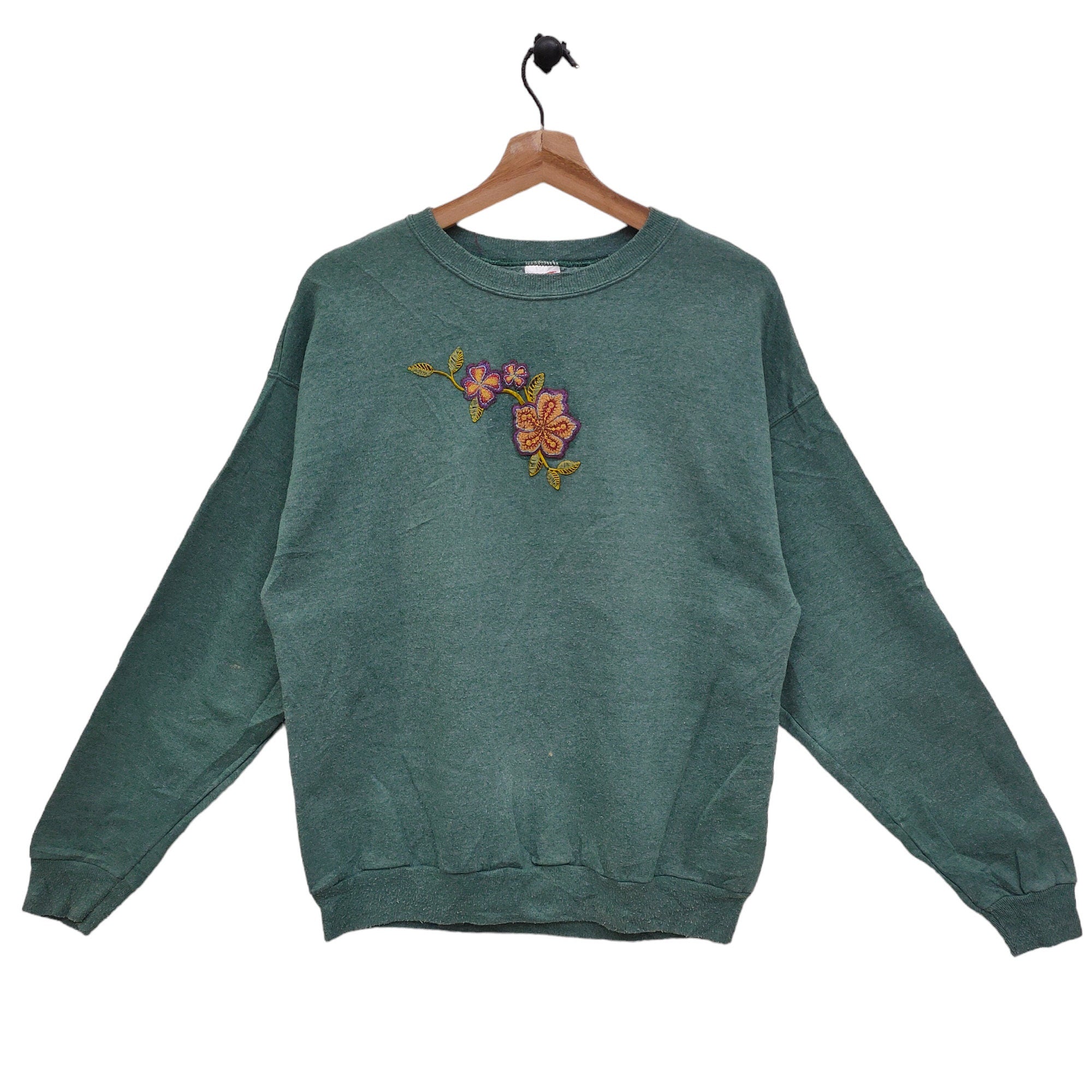 Floral Sweatshirt Hanes Sweater Vintage 90s Crewneck Embroidery Flower Size M Medium Sweatshirt – Cozy Vibes · Trending Graphic Apparel