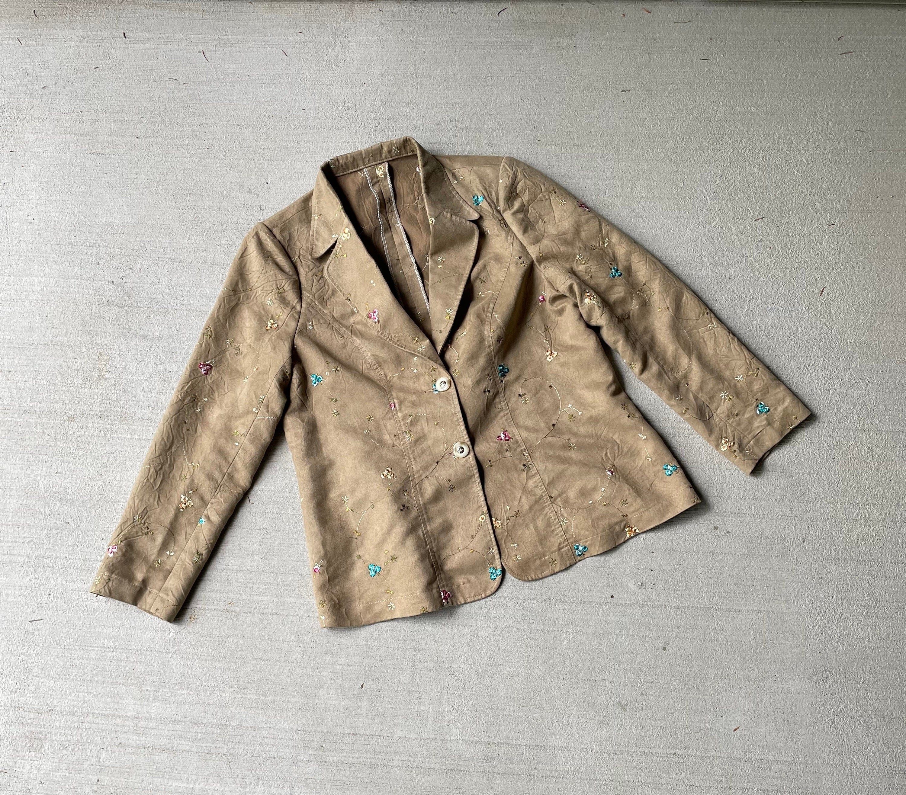 Floral embroidered blazer vegan suede vintage 90s does the 70s size sm Graphic Tee – Warm & Stylish · Perfect For Daily Wear