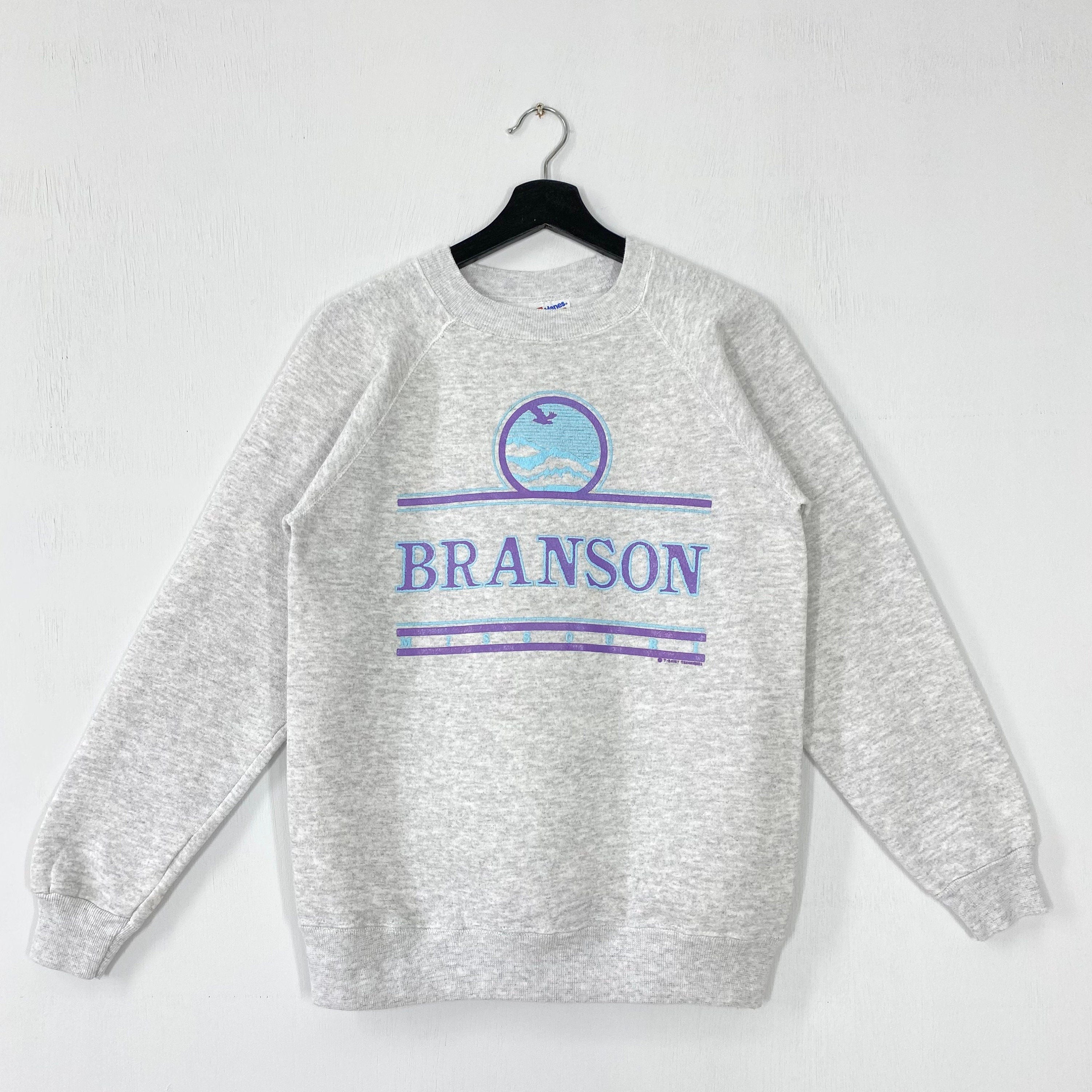 Vintage 90s Branson Sweatshirt Branson Crewneck Silver Dollar City Sweater Pullover Branson Scenic Railway TITANIC Museum Print Logo Small Sweatshirt – Soft Feel · High-Quality Print