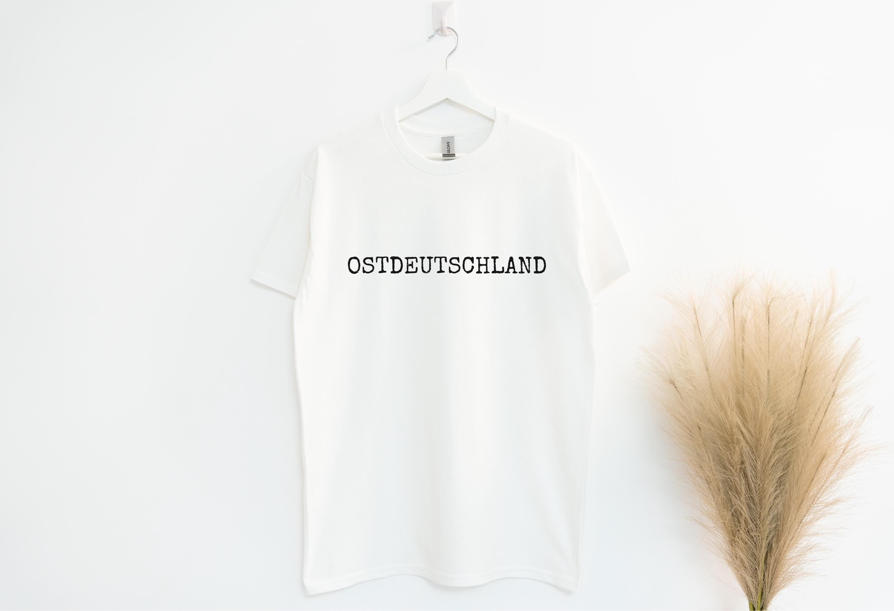 Ostdeutschland T Shirt Ostsee Shirt Ostdeutschland Geschenk Deutschland T Shirt Heimatliebe Shirt Graphic Tee – Bold Style · Trending Graphic Apparel