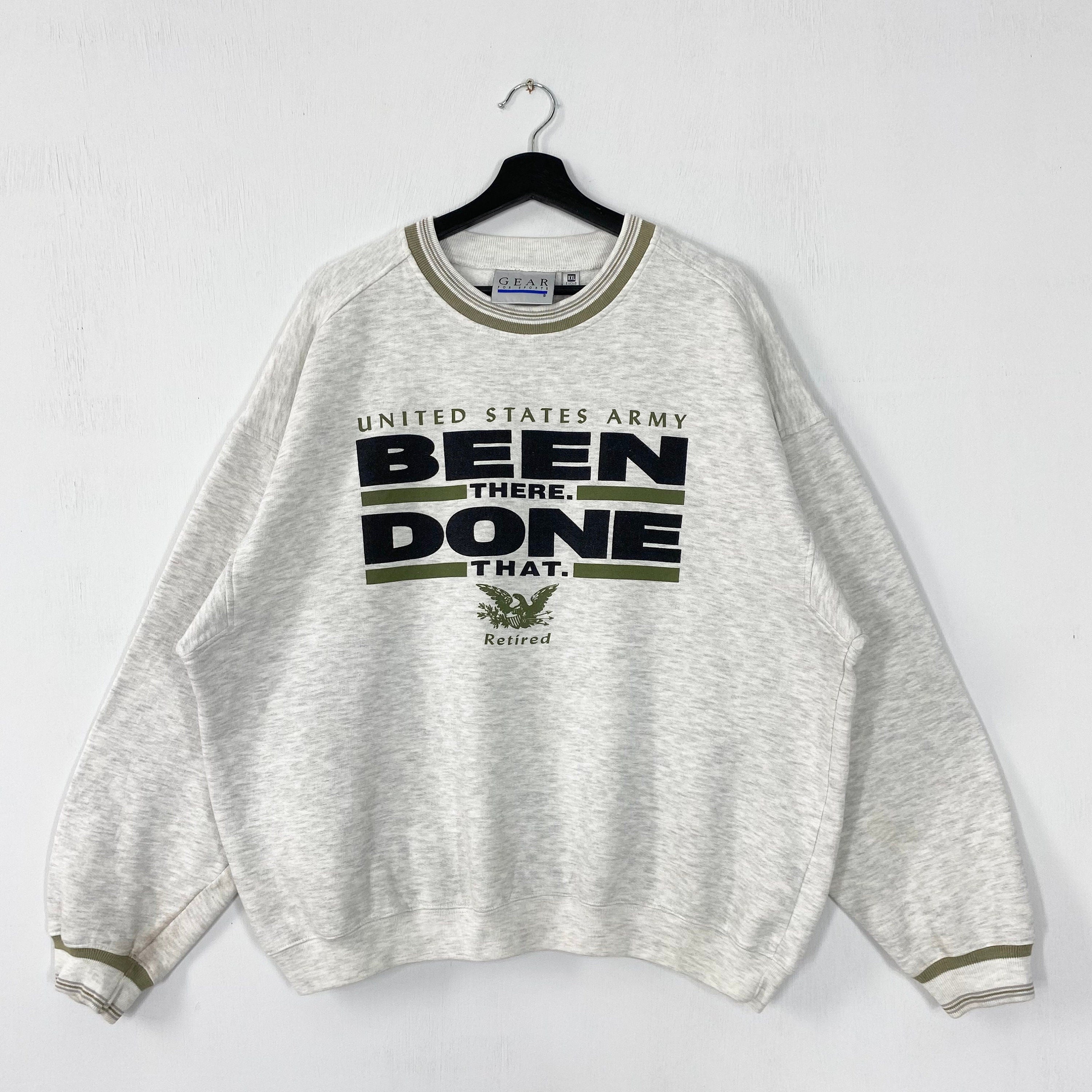 Vintage 90s US Army Sweatshirt Military Army Crewneck Camp Gordon Sweater Pullover Military United State Army Print Logo Grey XLarge Sweatshirt – Aesthetic Look · Great Gift For Fans