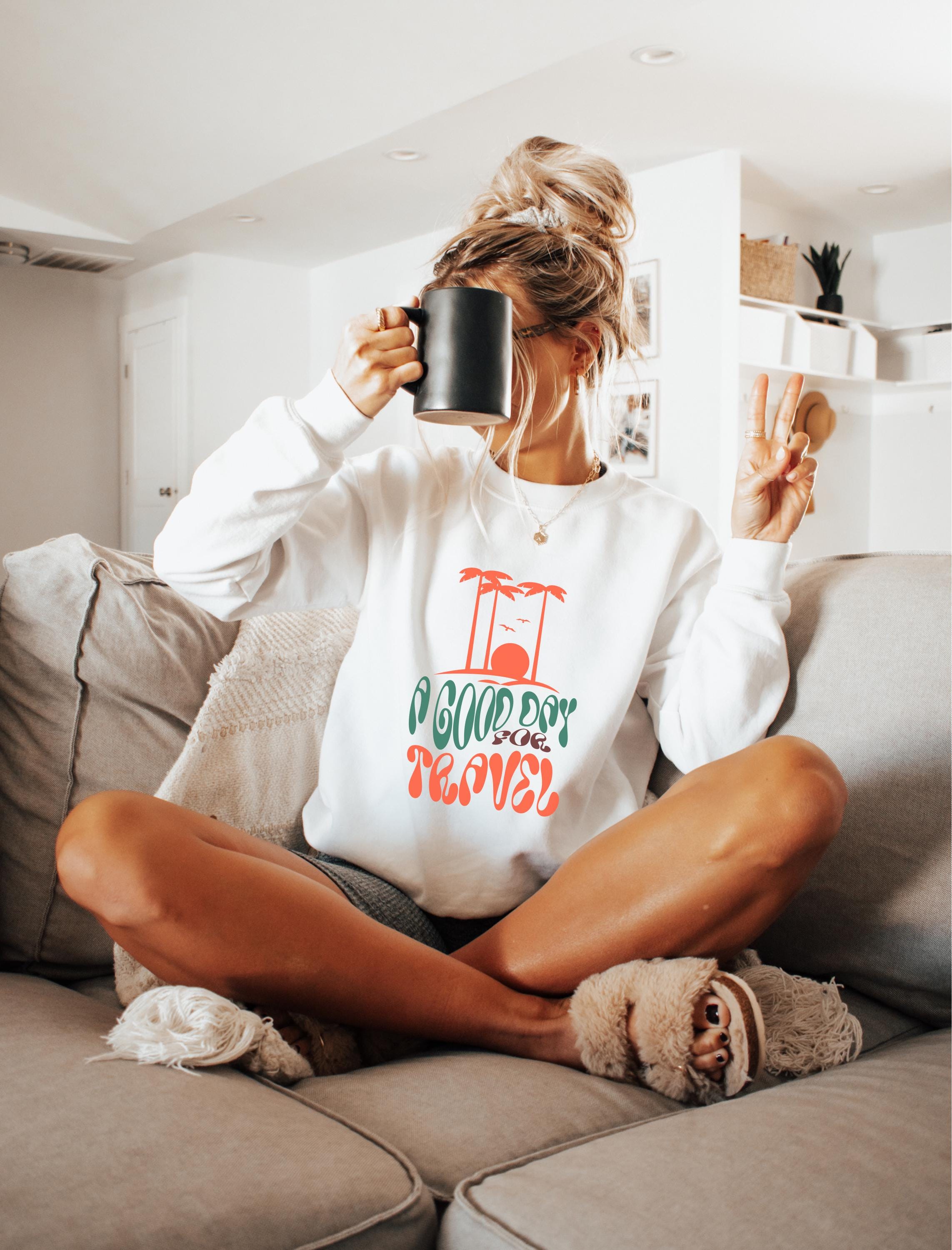 Good Day For Travel Sweatshirt Reise Shirt Sweatshirt fr Reiseliebhaber Pullover fr Weltreisende Travel Shirt Sweatshirt – Easygoing Wear · Perfect For Daily Wear