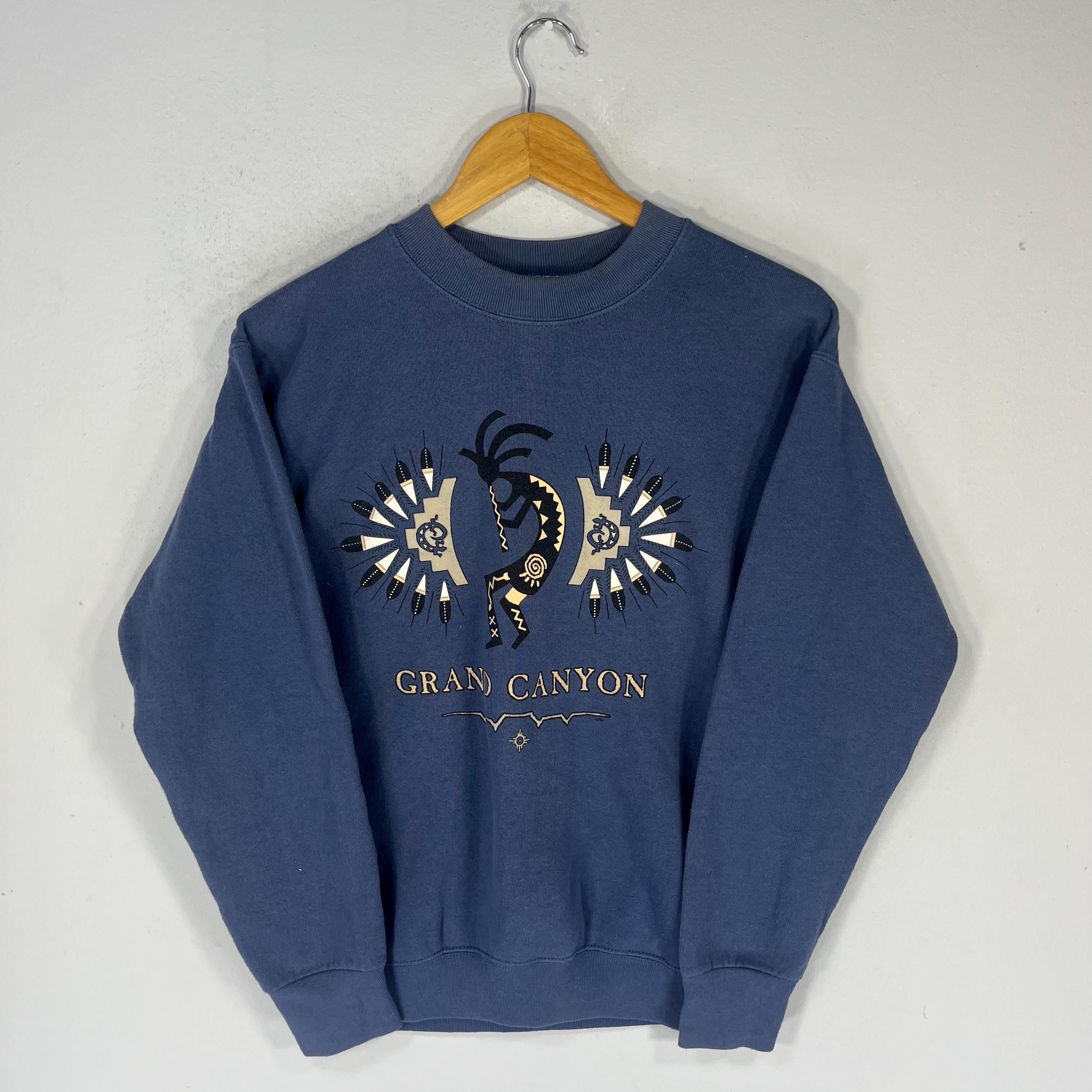 Vintage 90s Fruit Of The Loom Tag Grand Canyon Spellout Big Logo Printed Sweatshirt Pullover Sweater Crewneck Arizona Colour Blue Size Small Sweatshirt – Feel-Good Design · Must-Have Style
