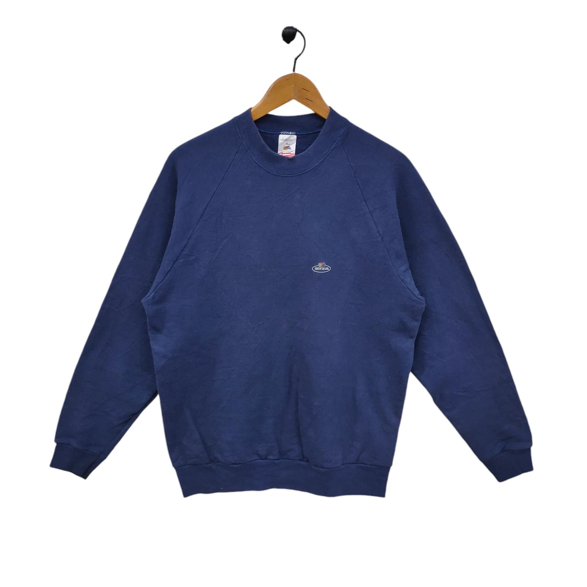 Vtg 90s Fruit of The Loom Raglan Sweatshirt Vintage FOTL Sweater Jumper Pullover Crewneck Navy Blue Sweatshirt – Warm & Stylish · High-Quality Print