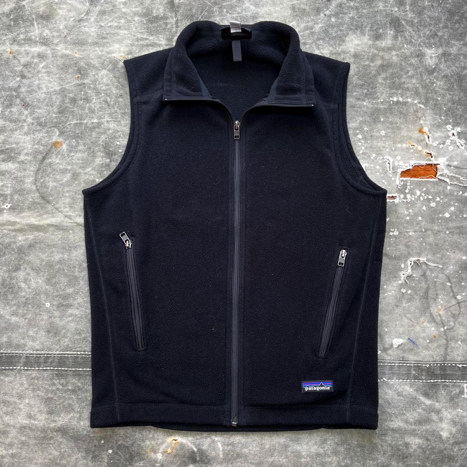 Y2K Patagonia Synchilla Black Mens Small Vest Graphic Tee – Easygoing Wear · Trending Graphic Apparel