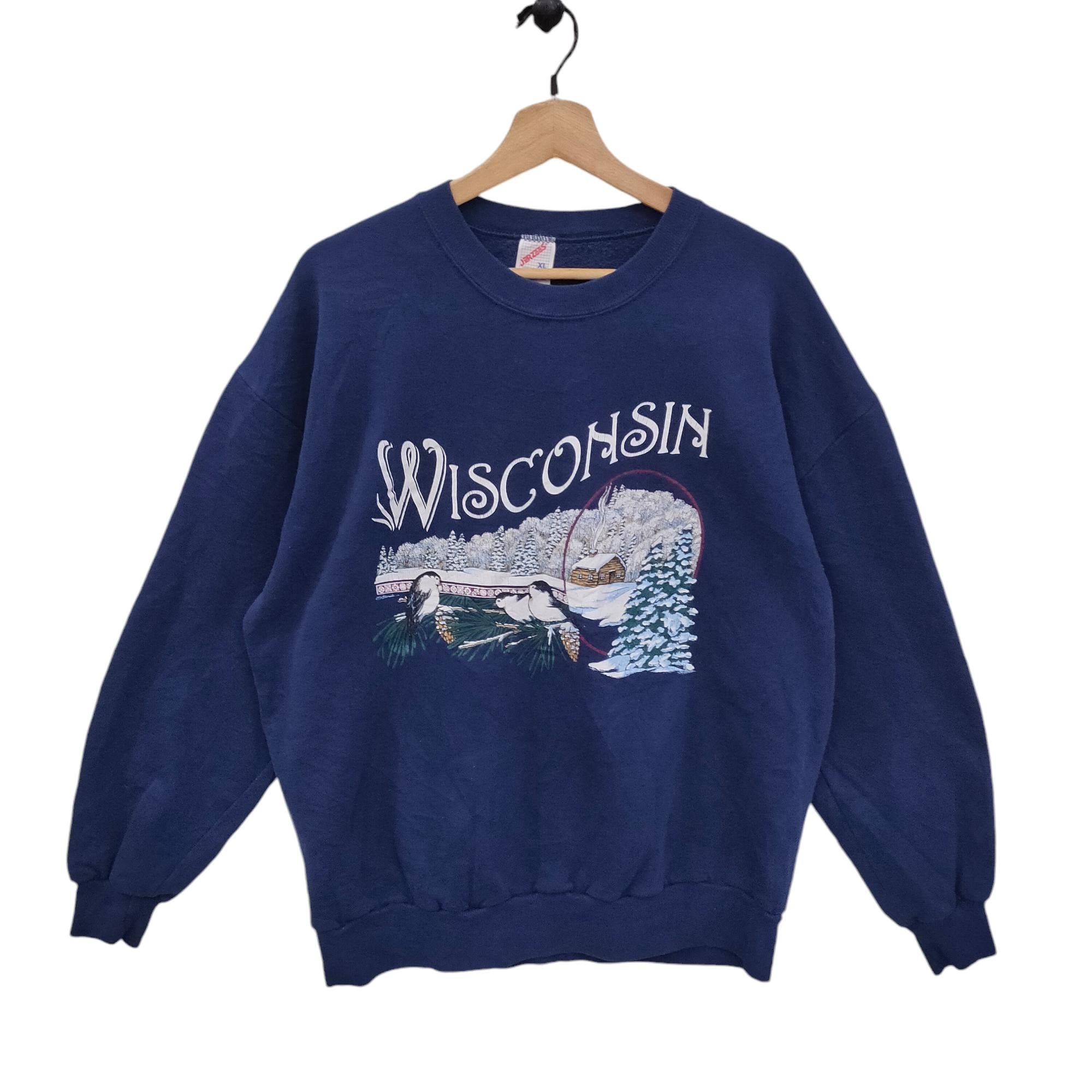 90s Up North Wisconsin Sweatshirt Vintage Nature Bird Winter Sweater Jumper Pullover Crewneck Animal Graphic Sweatshirt – Aesthetic Look · Must-Have Style