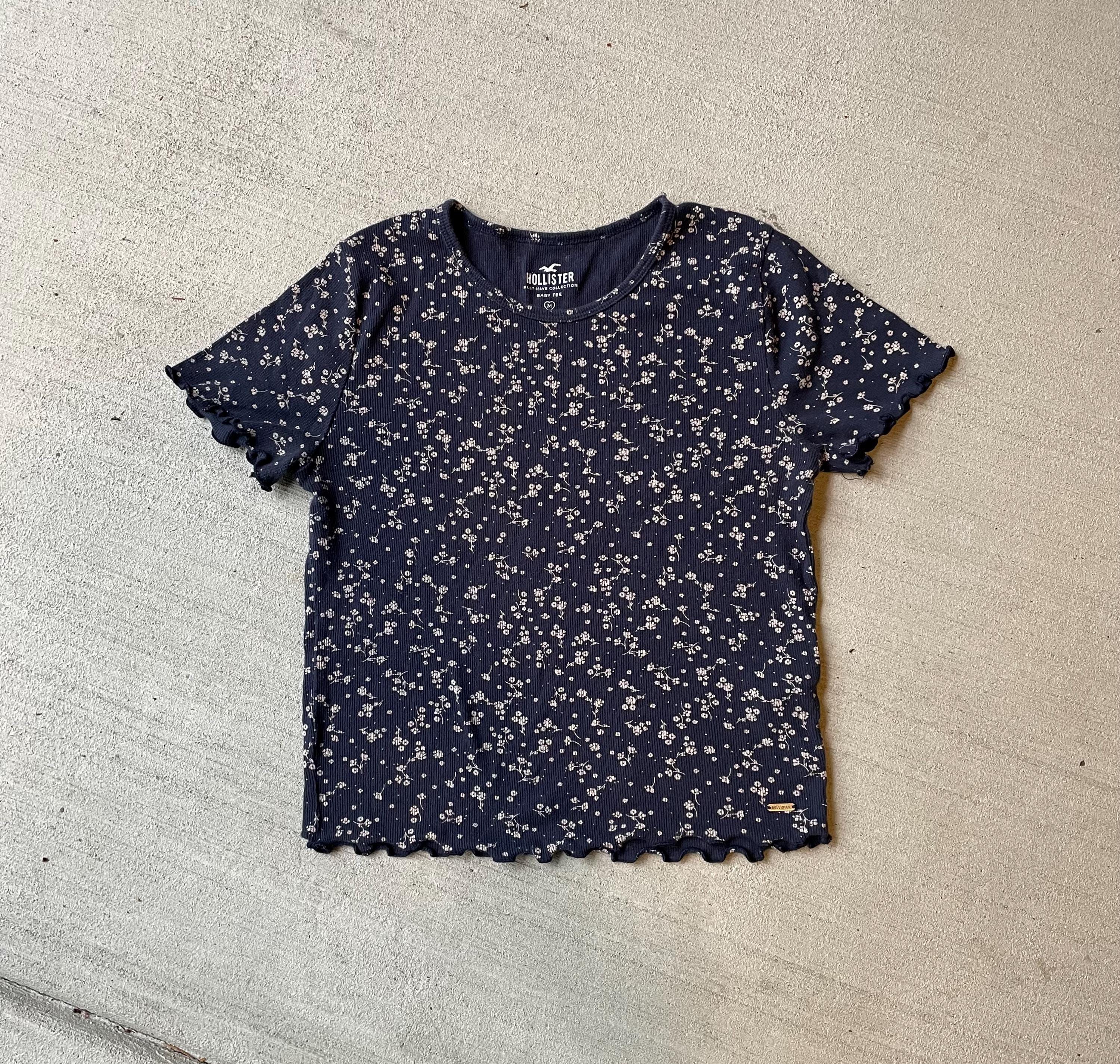 y2k hollister floral baby tee size sm Graphic Tee – Aesthetic Look · High-Quality Print
