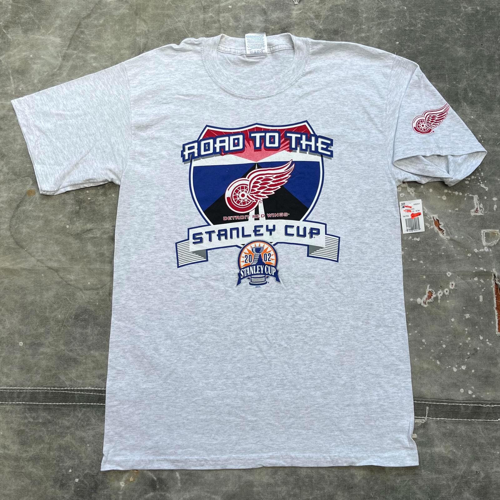 Vintage Y2K New With Tags Detroit Red Wings Stanley Cup Tee Graphic Tee – Warm & Stylish · Trending Graphic Apparel