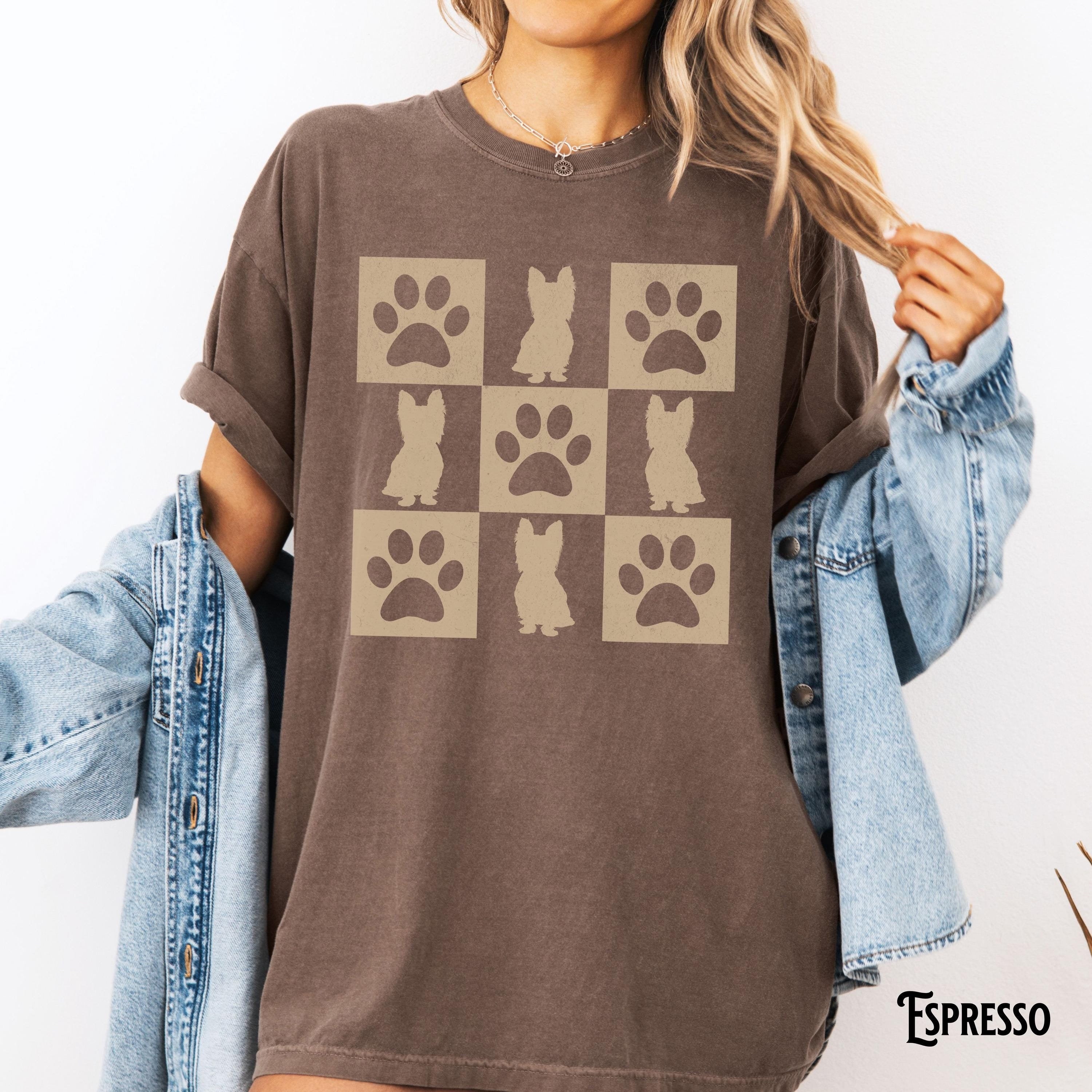 Yorkie Checkerboard Yorkie Mom Dad Owner Checkered Yorkshire Terrier Lover Trendy Dog Gift Graphic Tee – Everyday Comfort · Trending Graphic Apparel