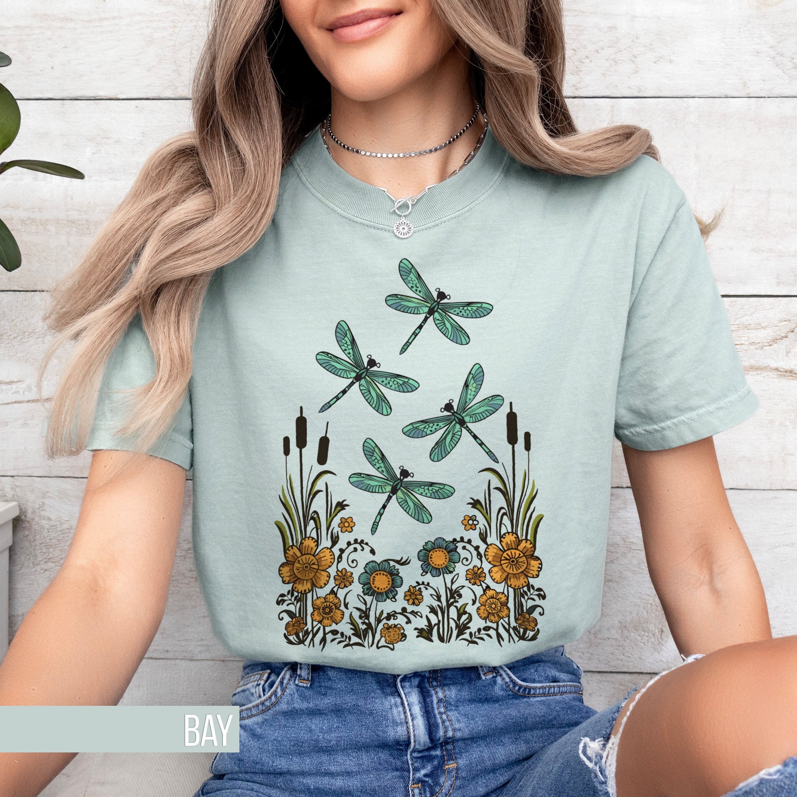 Floral Dragonfly T Shirt Aesthetic Shirt Boho Tee Cottagecore Shirt Nature Shirt Vintage Flower Tee Gift for Her Shirt Graphic Tee – Soft Feel · Must-Have Style