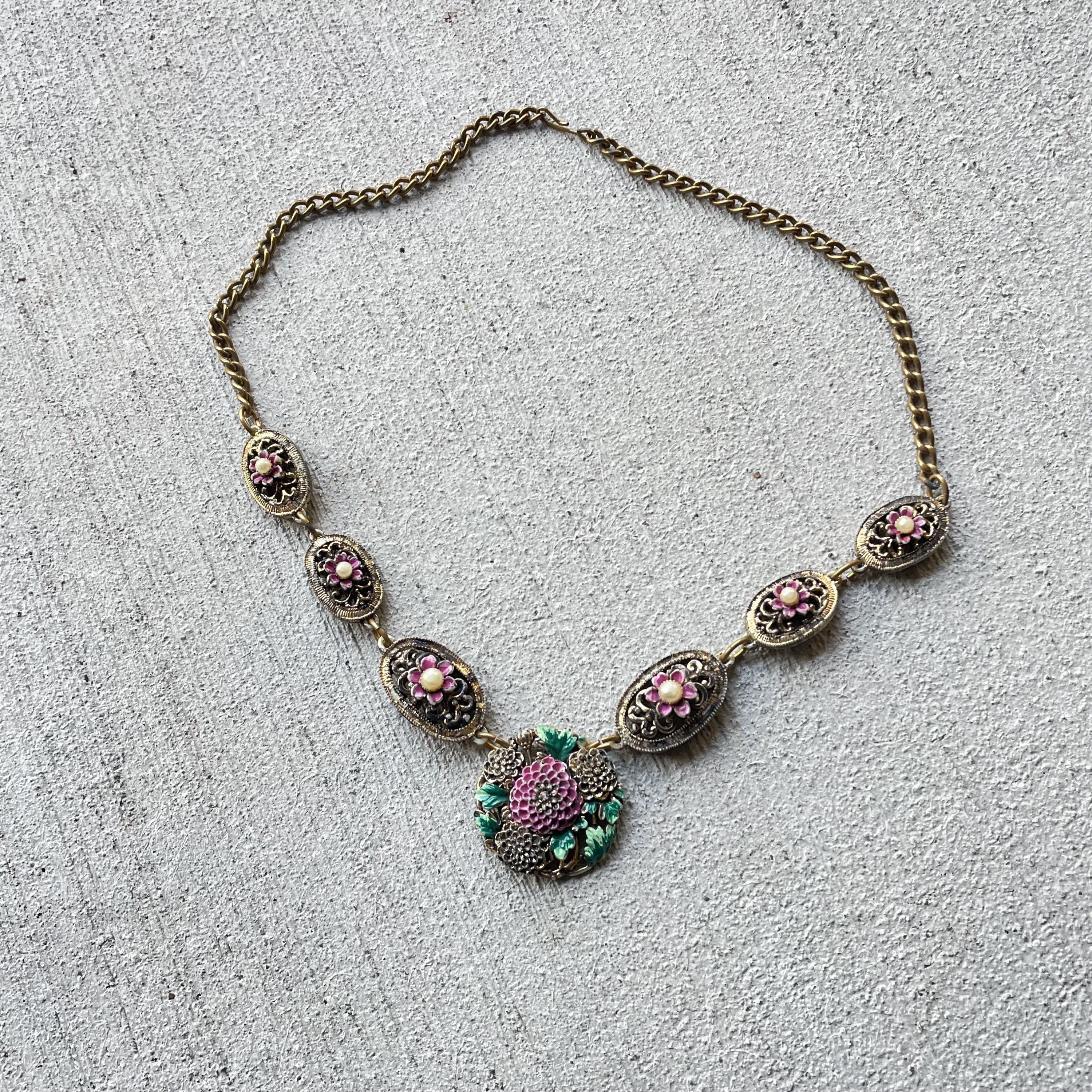 floral vintage y2k90s whimsey fairy necklace Graphic Tee – Cozy Vibes · Must-Have Style