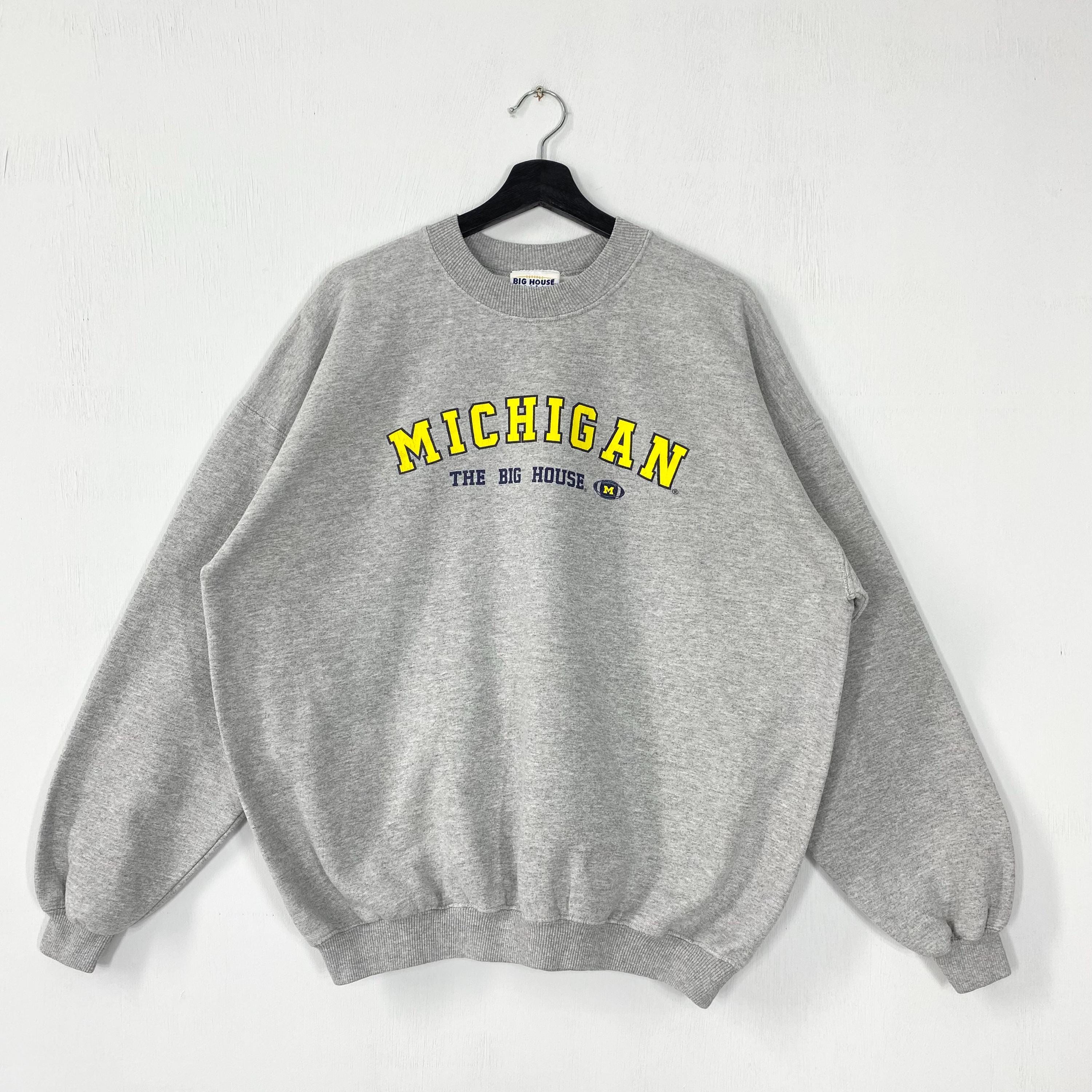 Vintage University Michigan Sweatshirt University Michigan Crewneck Michigan Sweater Pullover Michigan Wolverines Print Logo Grey XLarge Sweatshirt – Aesthetic Look · Must-Have Style