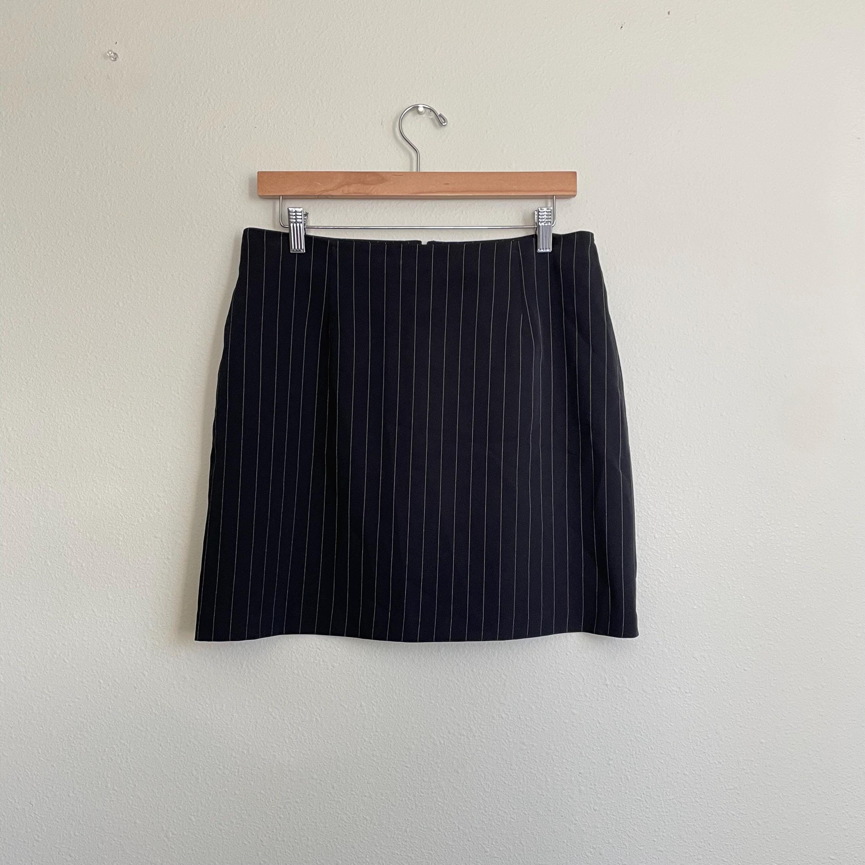 y2k vintage 00s pinstripe mini skirt corpcore corporate baddie size 1112 Graphic Tee – Aesthetic Look · Trending Graphic Apparel