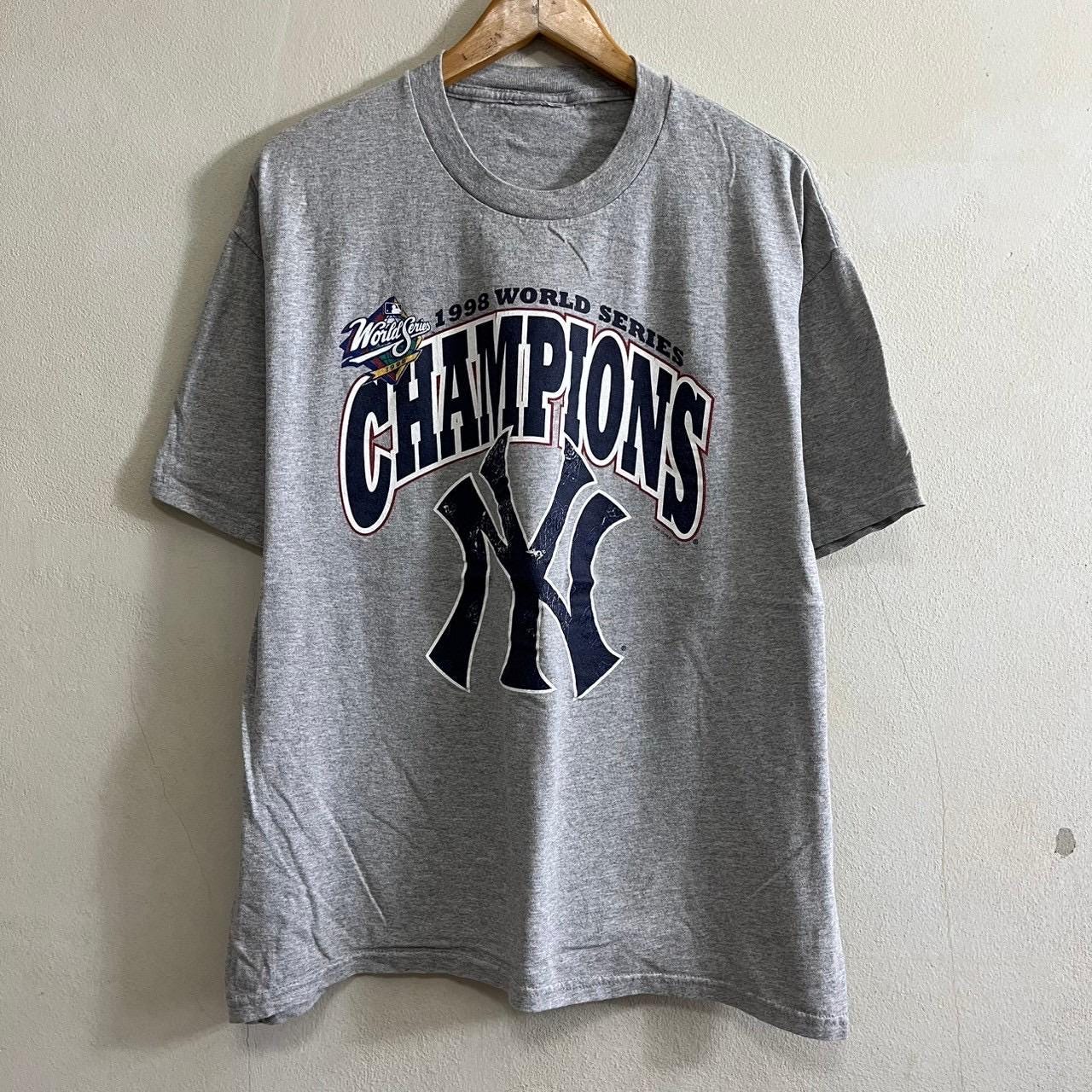 Vintage New York Yankees T shirt Graphic Tee – Aesthetic Look · Must-Have Style