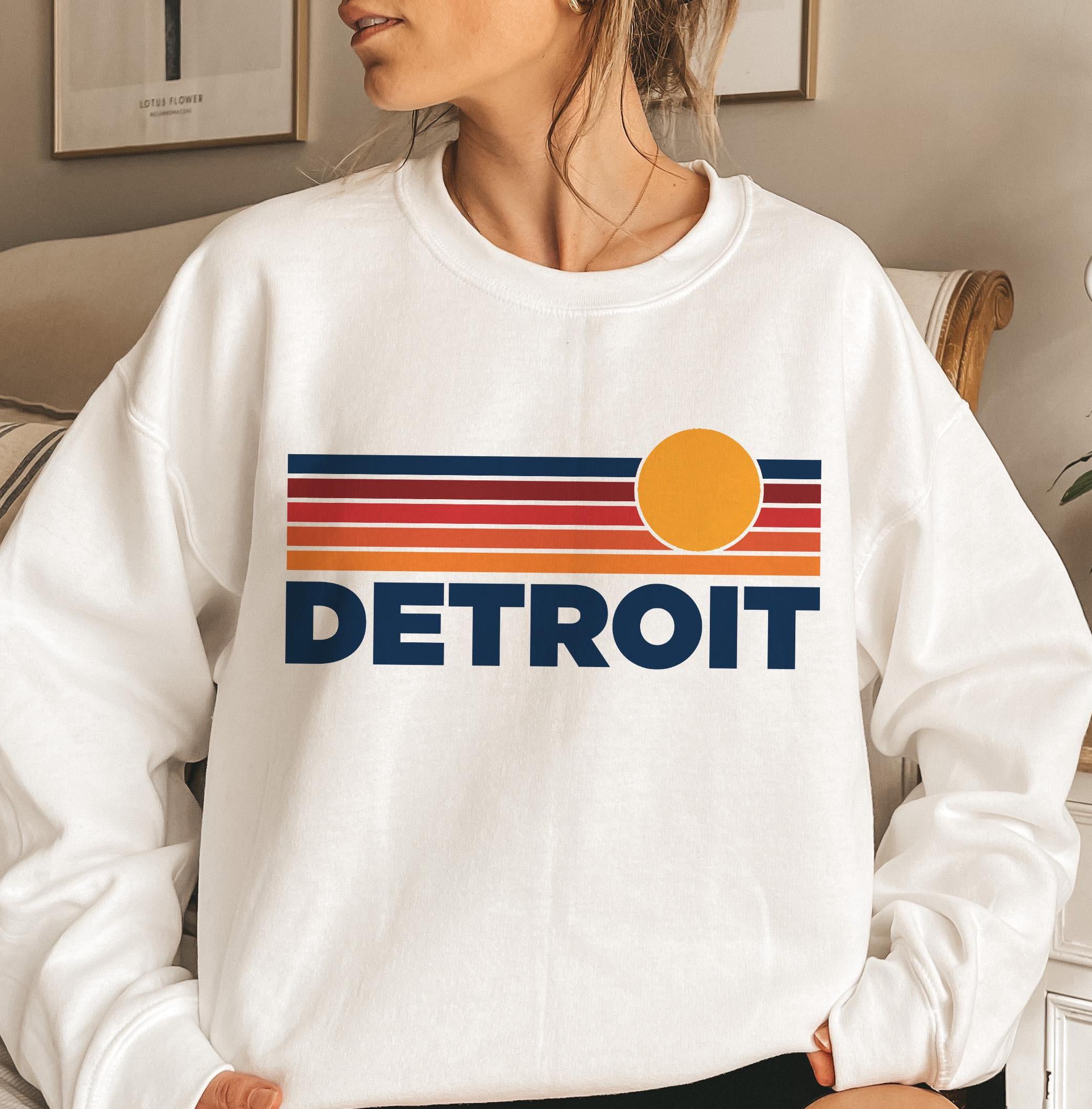 Detroit Michigan Sweatshirt Retro Sun Unisex Detroit Vintage Inspired Warm Pullover Jumper Personalization Available Sweatshirt – Aesthetic Look · High-Quality Print