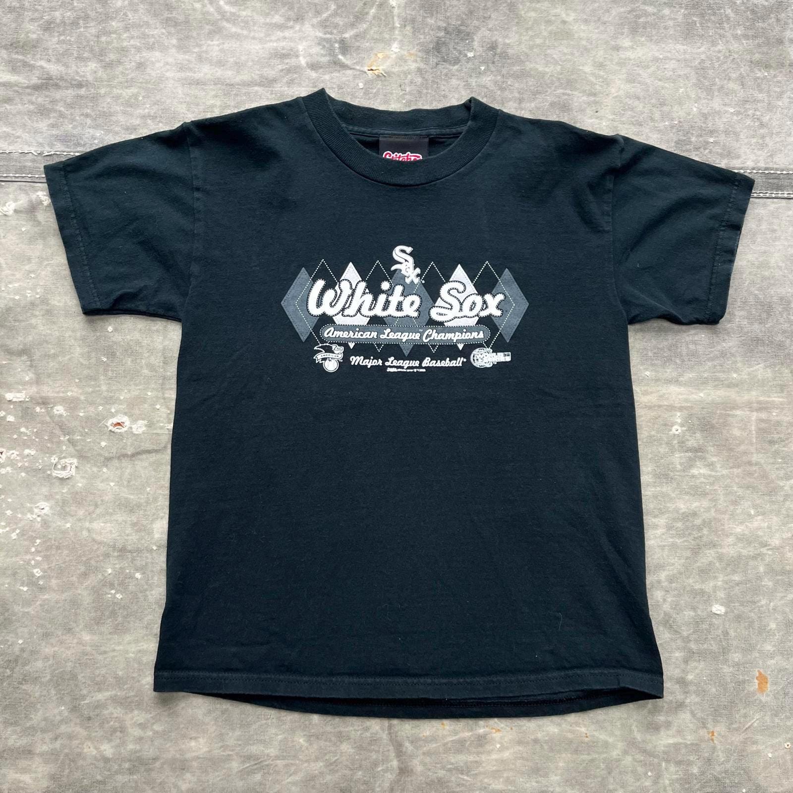 Vintage Y2K Chicago White Sox MLB Baseball Shirt Graphic Tee – Fan Favorite · Great Gift For Fans