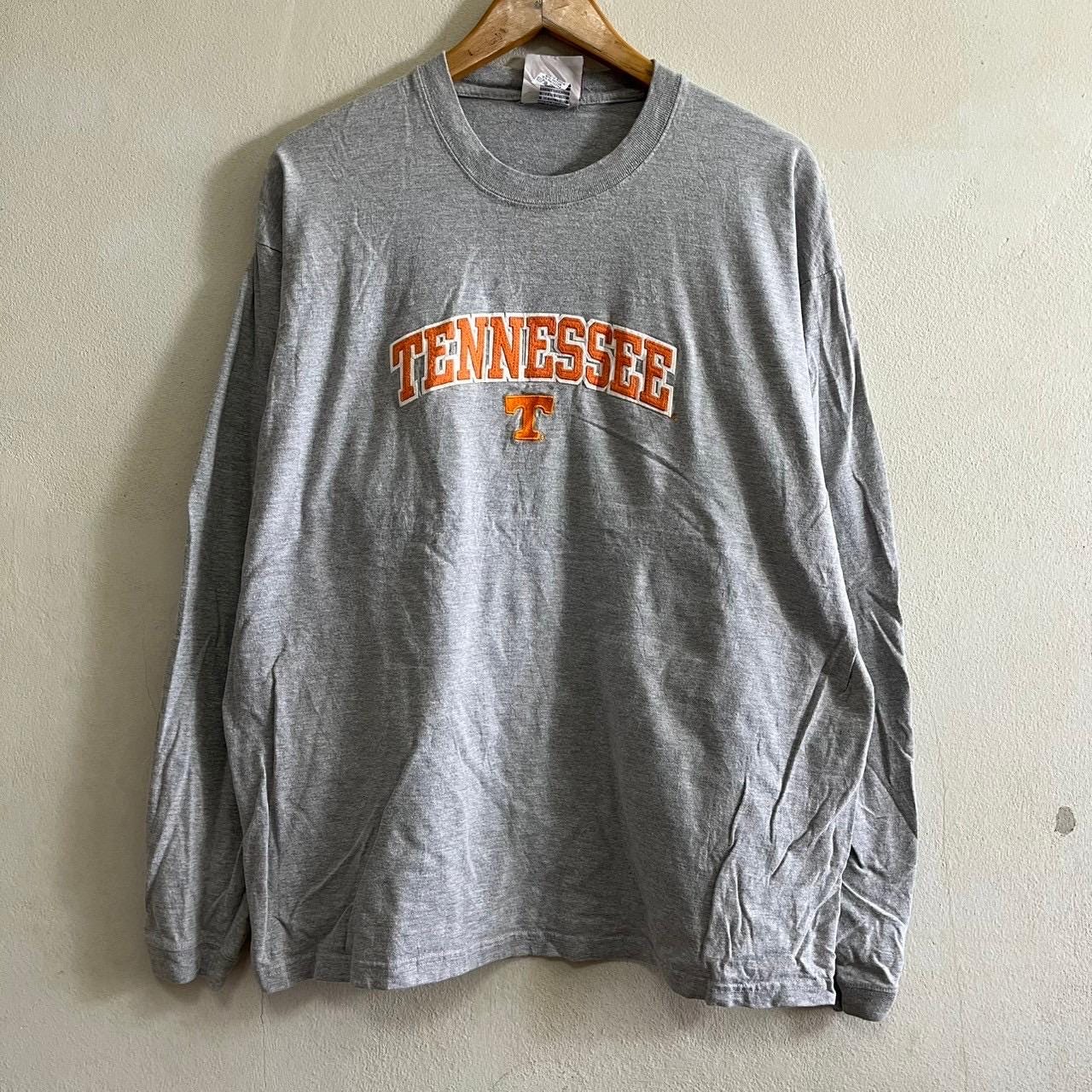 Vintage Tennessee University Longsleeve shirt Graphic Tee – Aesthetic Look · Great Gift For Fans