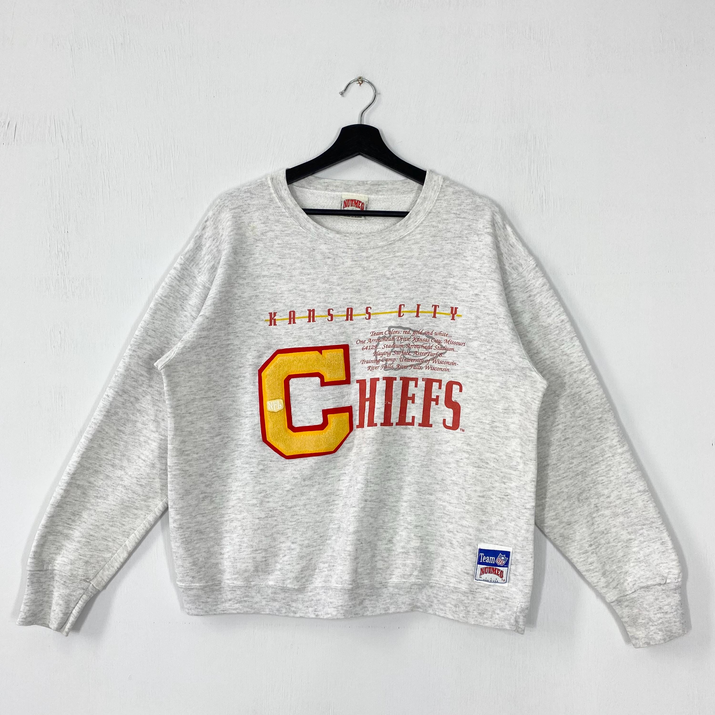 Vintage 90s Kansas City Chiefs Sweatshirt Chiefs Crewneck Chiefs Sweater Pullover Sportswear NFL Kansas City Chiefs Patch Logo Grey Small Sweatshirt – Premium Graphic · High-Quality Print