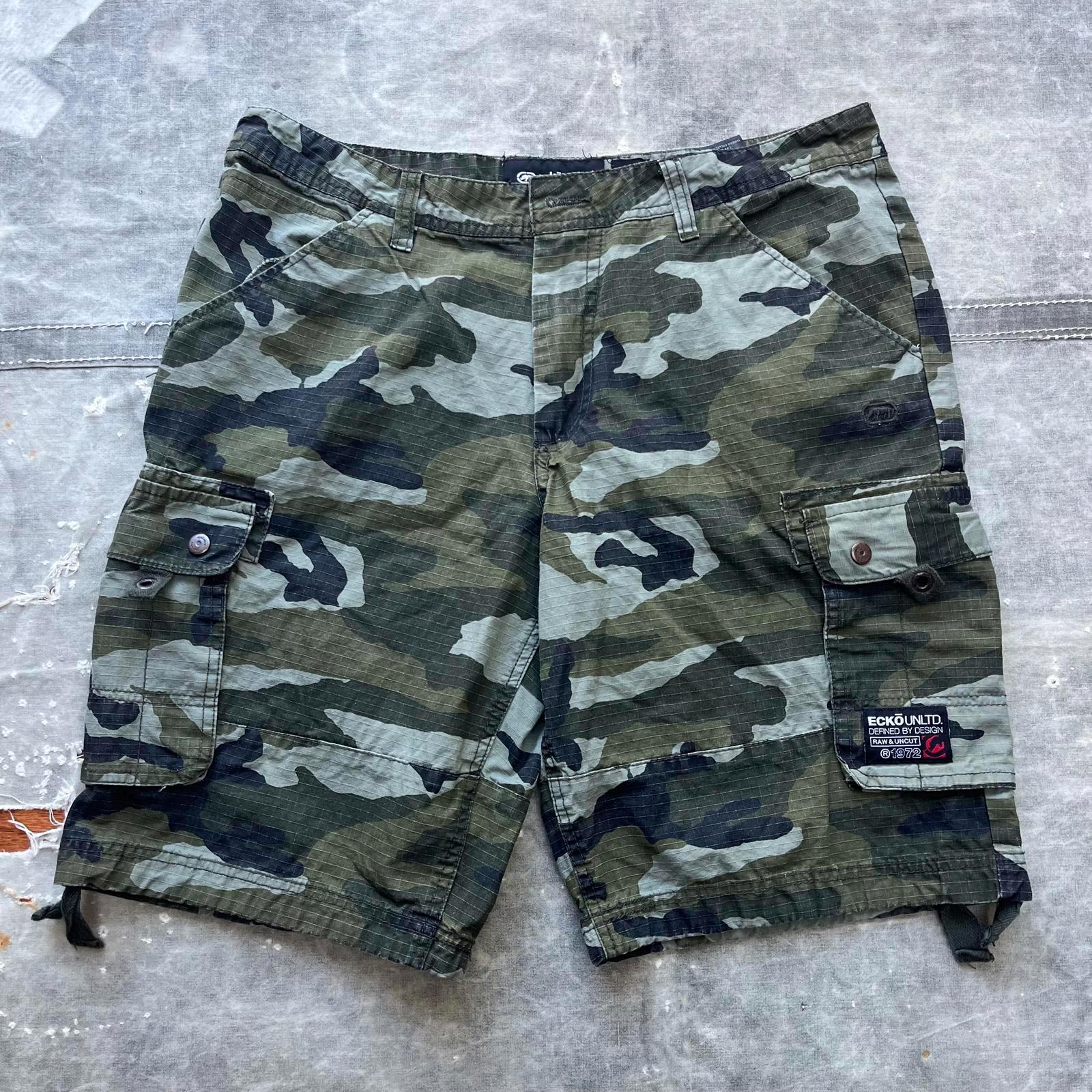 Vintage Y2K Ecko Unltd Camo Cargo Grunge Skater Shorts Graphic Tee – Bold Style · High-Quality Print