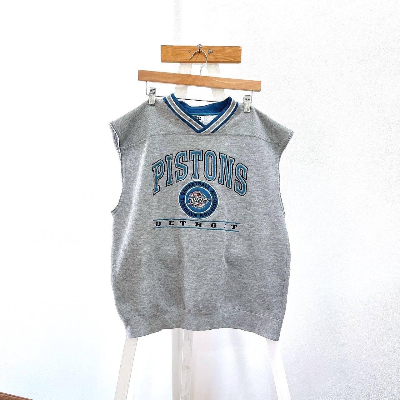 90s Detroit Pistons NBA Lee gray sweatshirt M Sweatshirt – Warm & Stylish · Perfect For Daily Wear