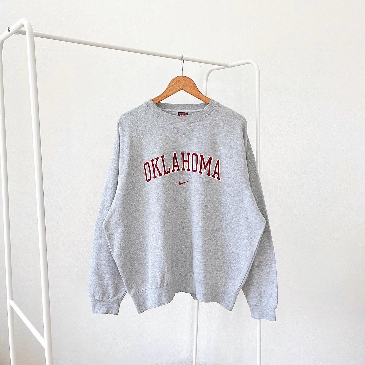 00s Oklahoma Sooners X Nike gray sweatshirt L Sweatshirt – Aesthetic Look · Great Gift For Fans