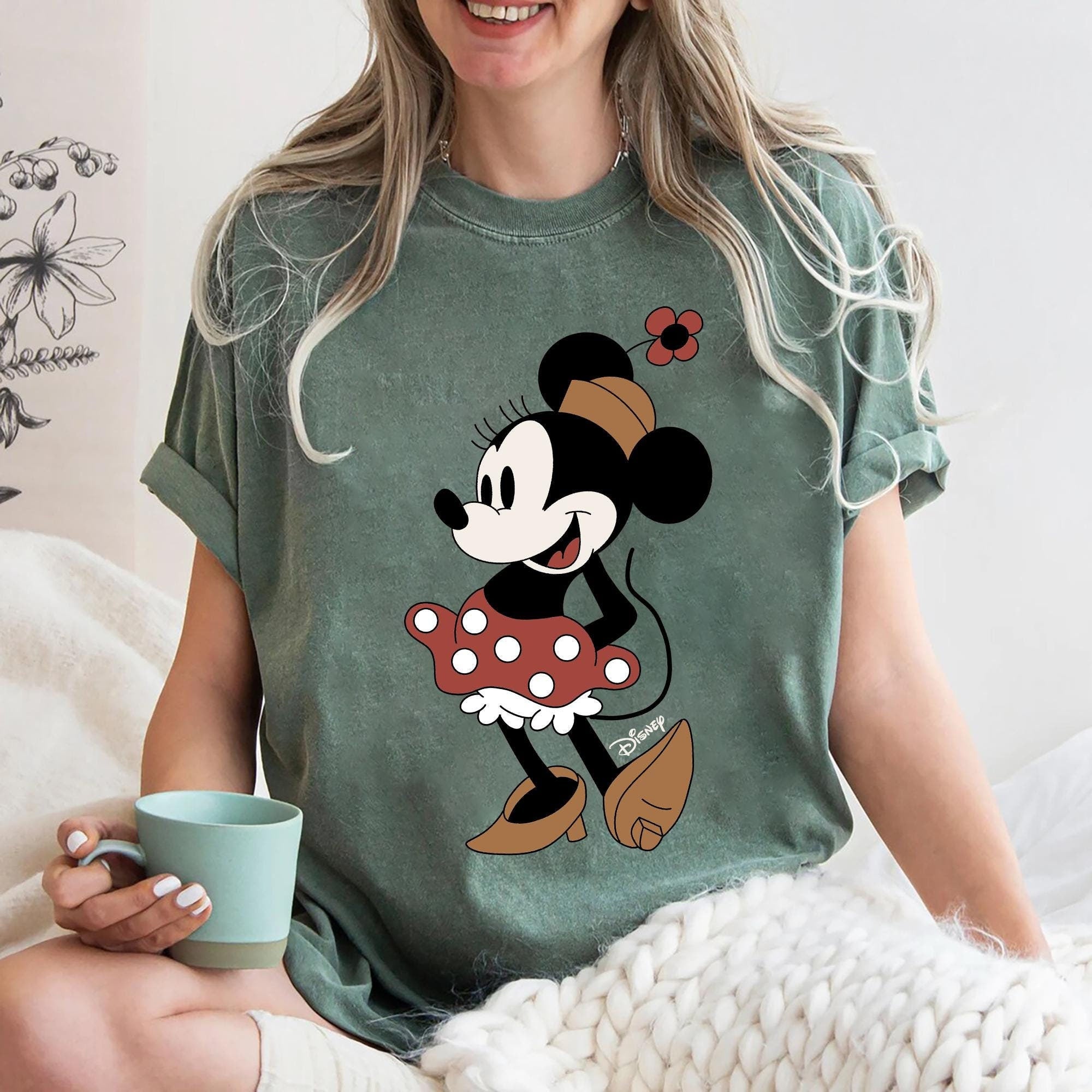 Disney Classic Minnie Mouse Shirt Retro Minnie T Shirt for Disneyland Trip Disneyland Holiday Family Matching Shirt Disney Minnie Gift Tee Graphic Tee – Warm & Stylish · Must-Have Style