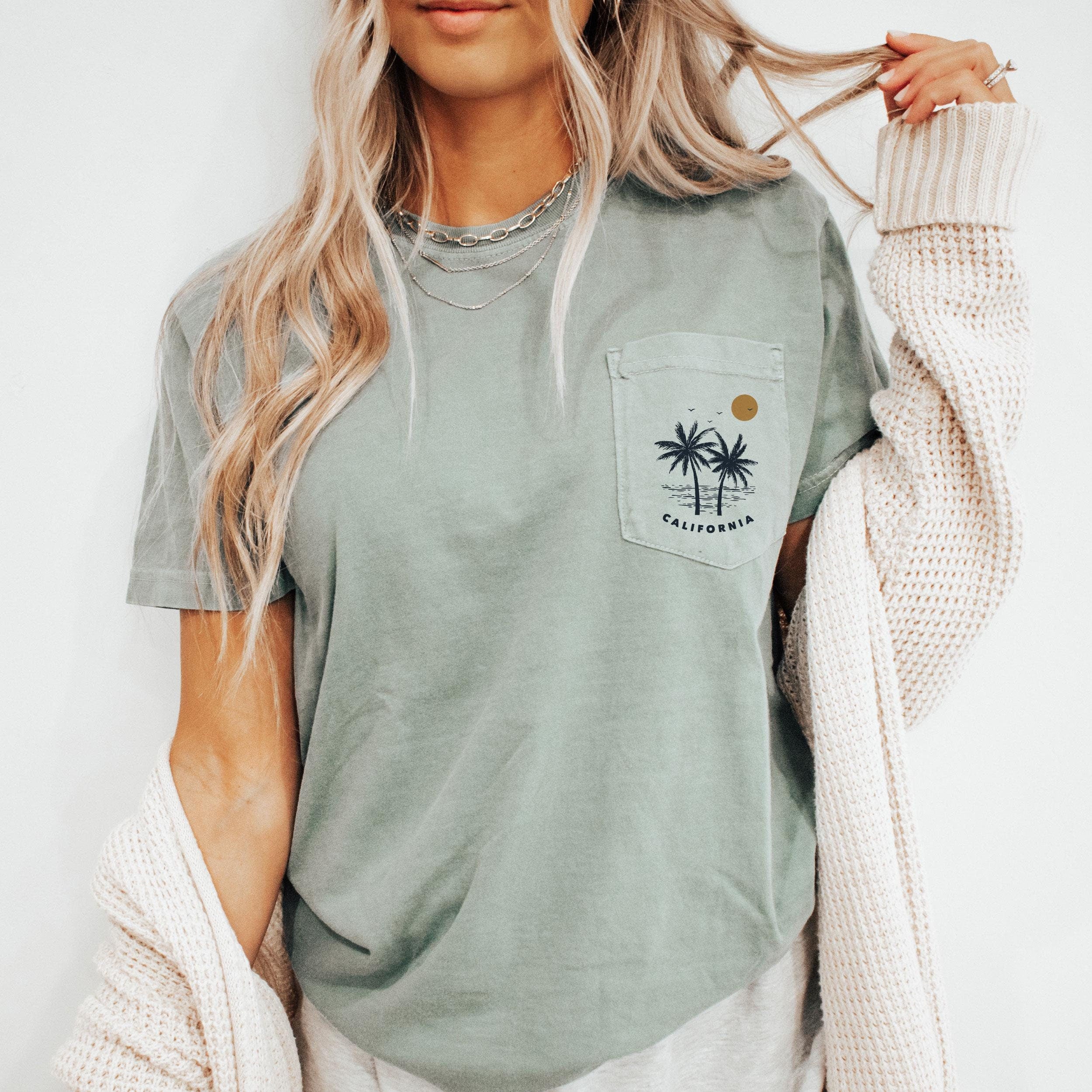 California Palm Tree Pocket Tee Summer Coastal Vibes Top Beach Apparel Comfort Colors Graphic T Shirt Graphic Tee – Easygoing Wear · High-Quality Print