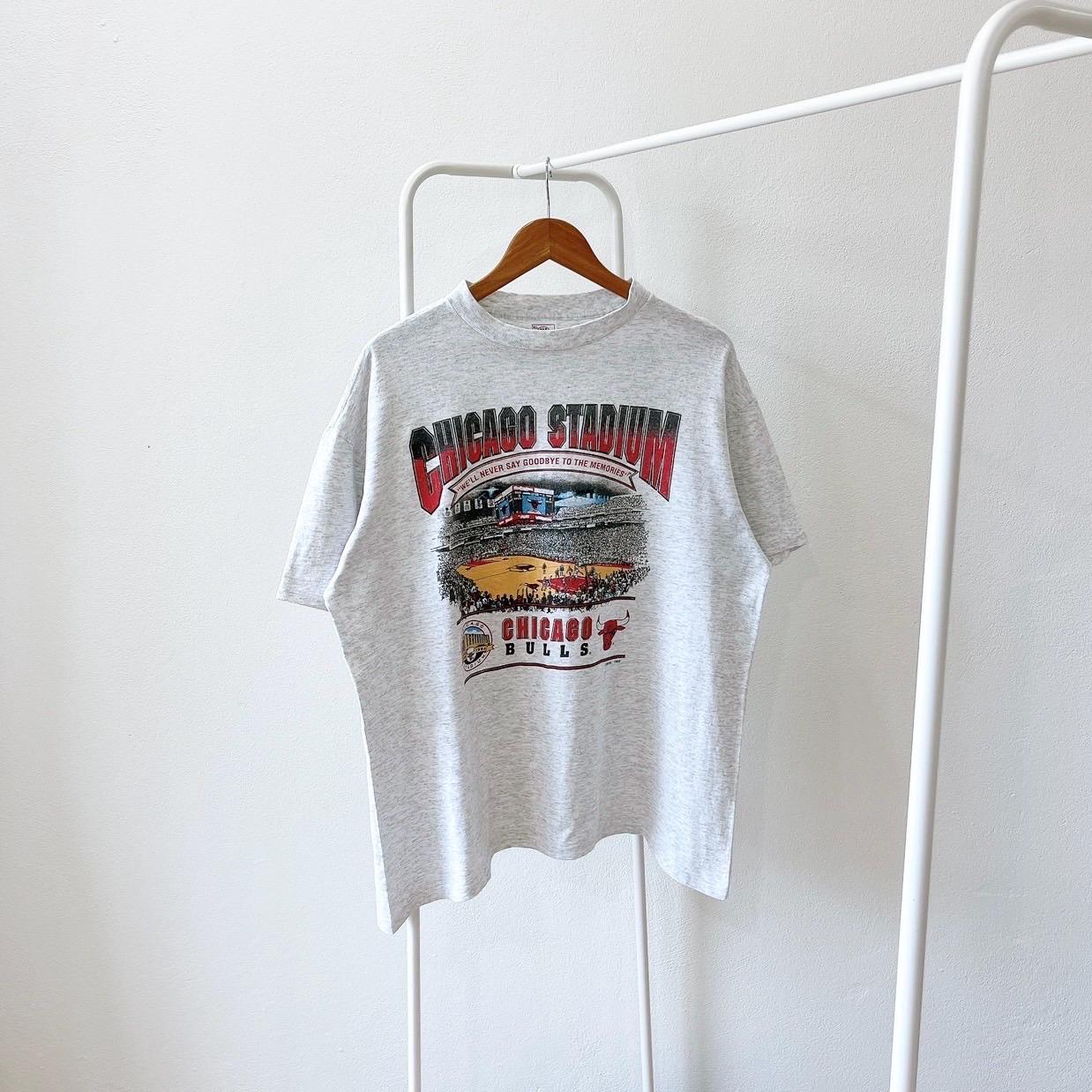 Vintage 90s Chicago Bulls basketball stadium 1993 vintage Delta gray t shirt XL Graphic Tee – Easygoing Wear · Great Gift For Fans