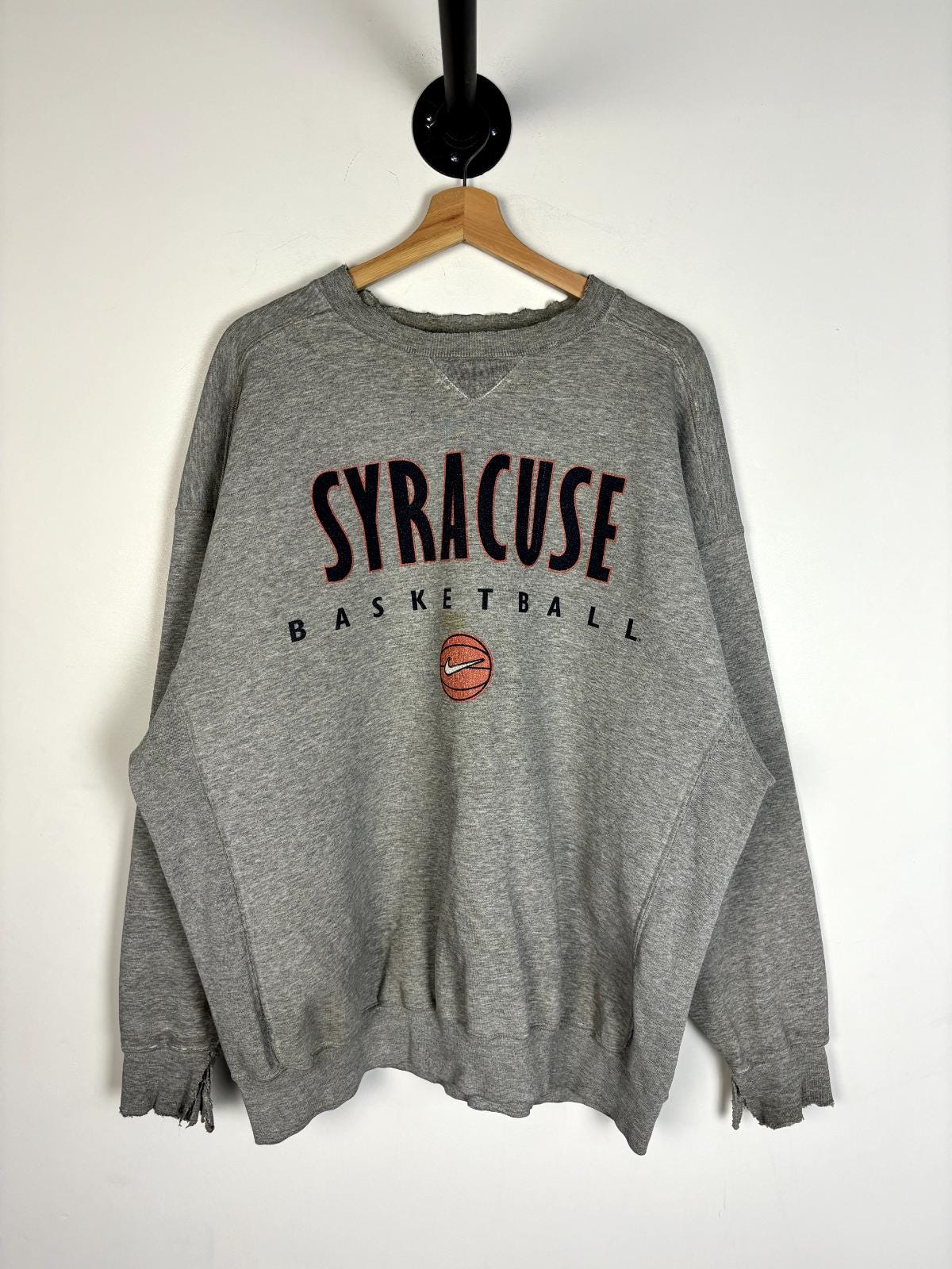 Vintage 9039s Nike Syracuse Basketball Grey Crewneck Size XL Graphic Tee – Easygoing Wear · High-Quality Print