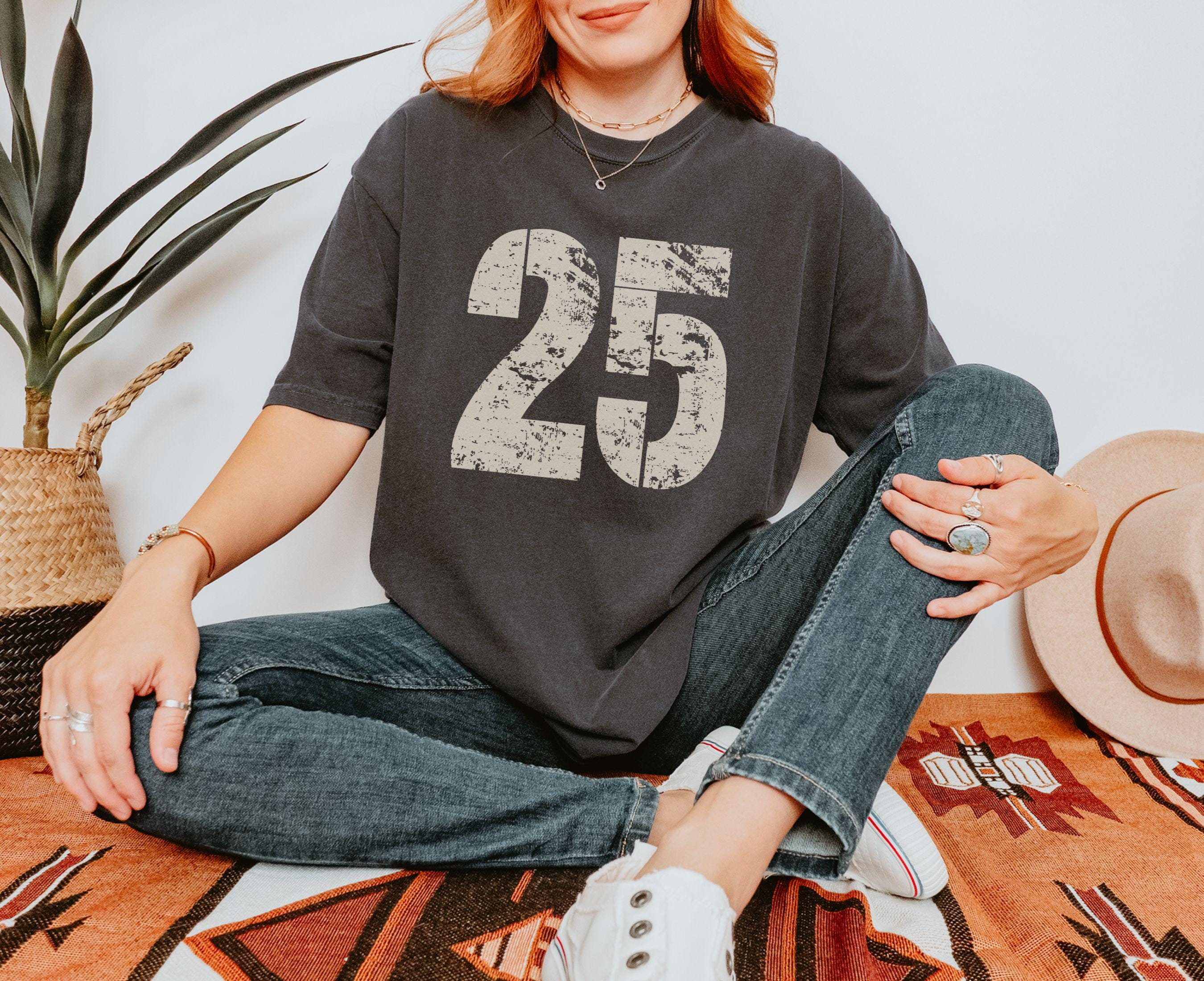 Class of 2025 Shirt Senior Graduation 2025 Varsity Tee Class of 25 Gift Ideas Graphic Tee – Bold Style · High-Quality Print