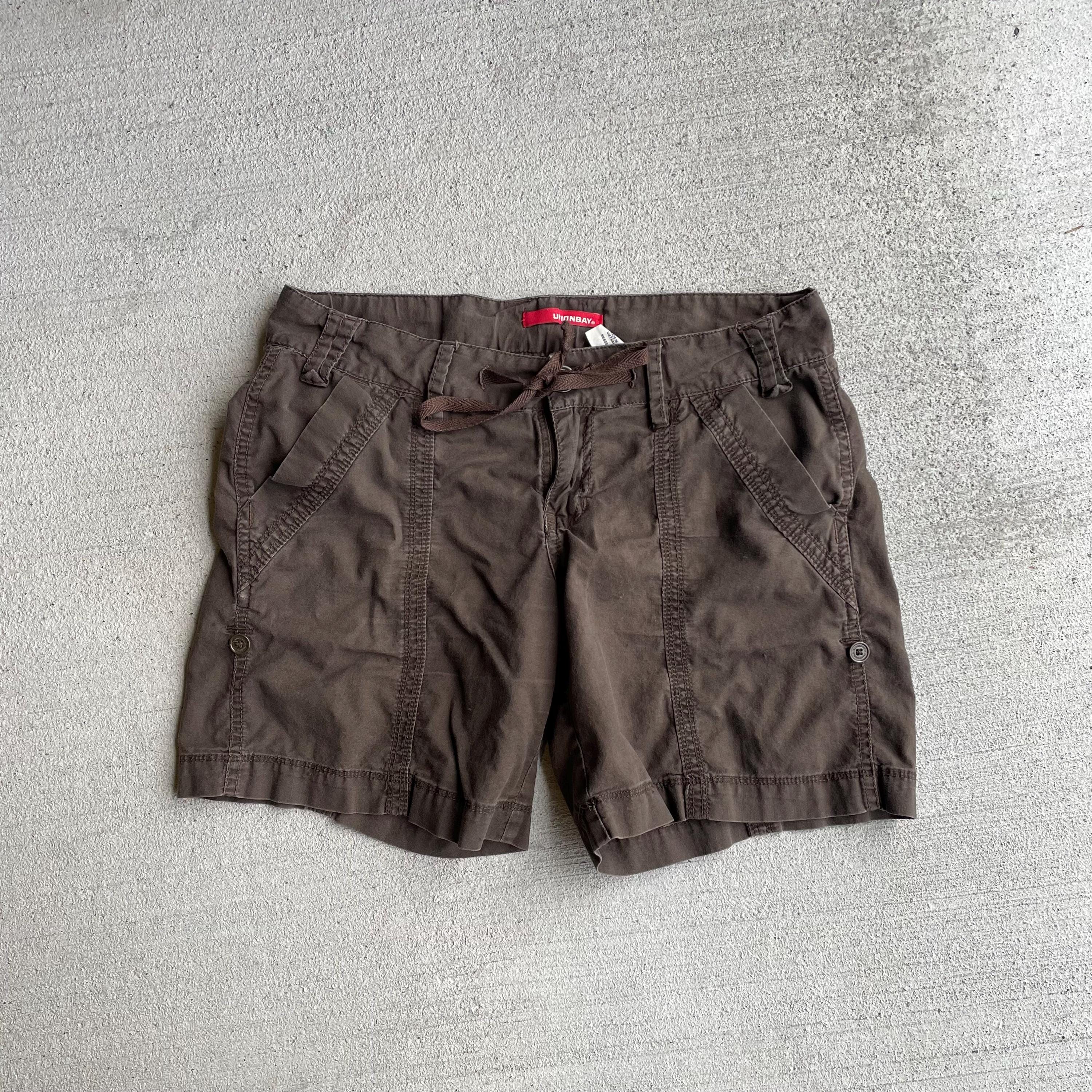 Y2K Brown Cargo Shorts Vintage Utility Short Adjustable Length Low Rise Graphic Tee – Warm & Stylish · Top Pick For Any Outfit